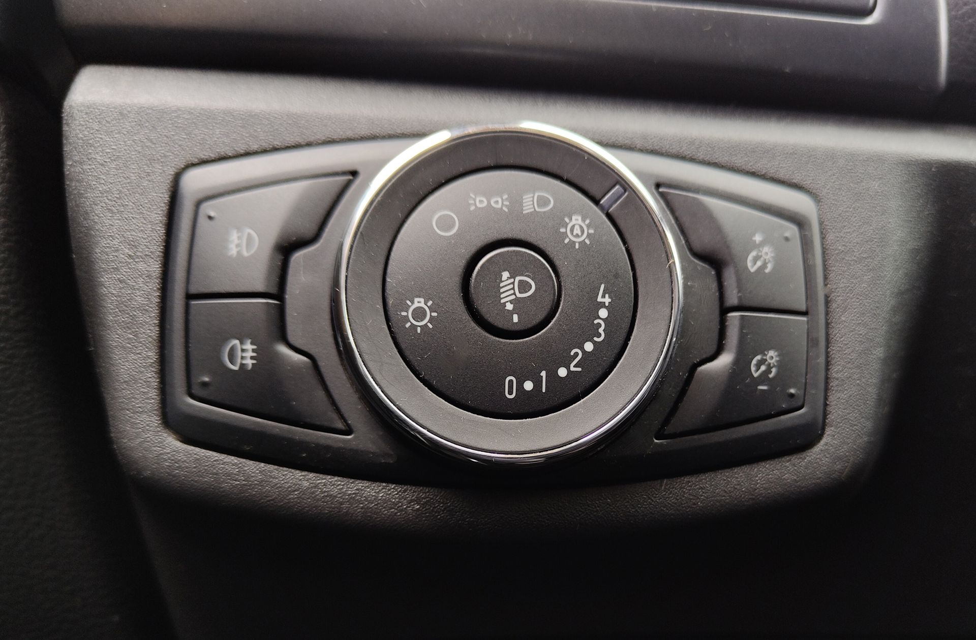 Ford Mondeo 1.5 EcoBoost Titanium - foto 22