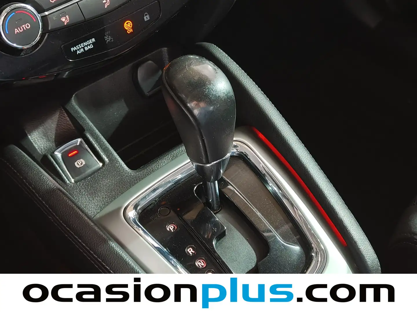 Foto Nissan QASHQAI Nissan Qashqai 1.2 DIG-T N-Connecta 4x2 XTronic (115 CV)