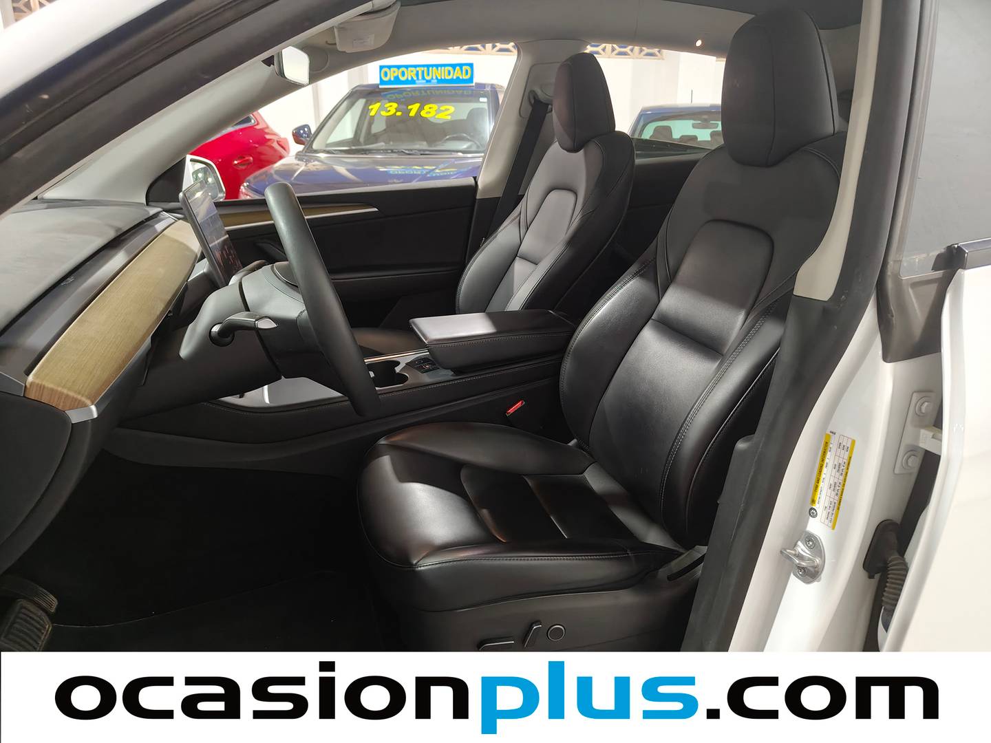 Foto asientos delanteros Tesla Model Y Tesla Model Y Gran Autonomía 4WD (514 CV)