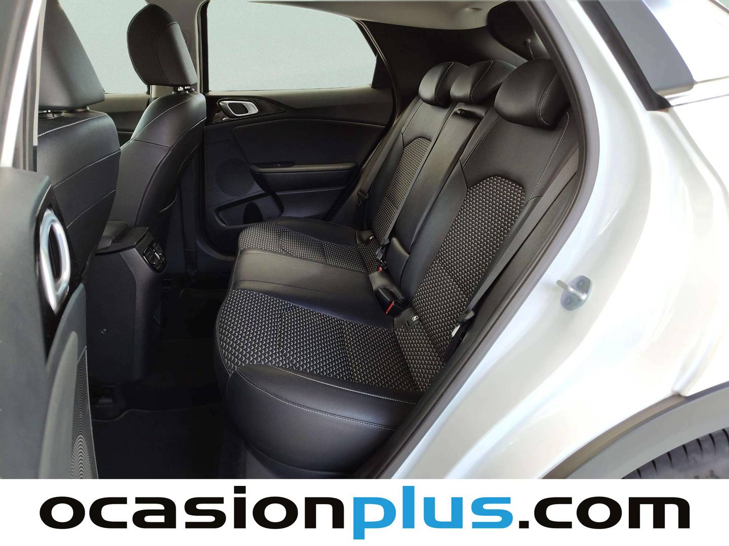 Foto asientos traseros KIA XCeed KIA XCeed 1.5 MHEV iMT Tech 118 (160 CV)