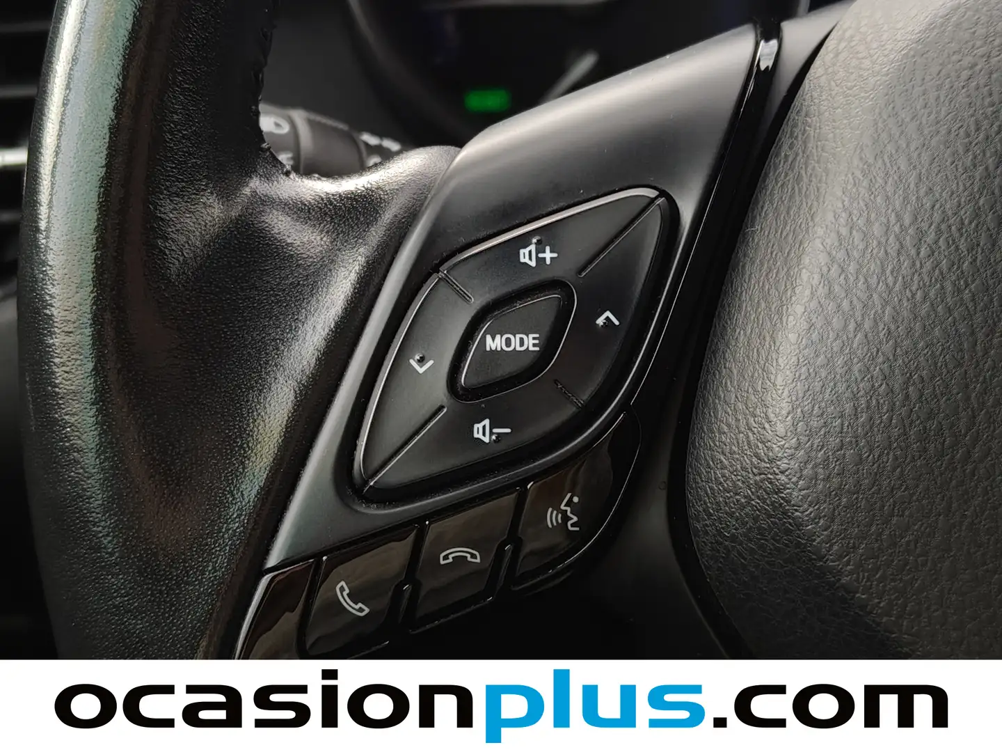 Foto Toyota C-HR Toyota C-HR 180H Advance Luxury (184 CV)