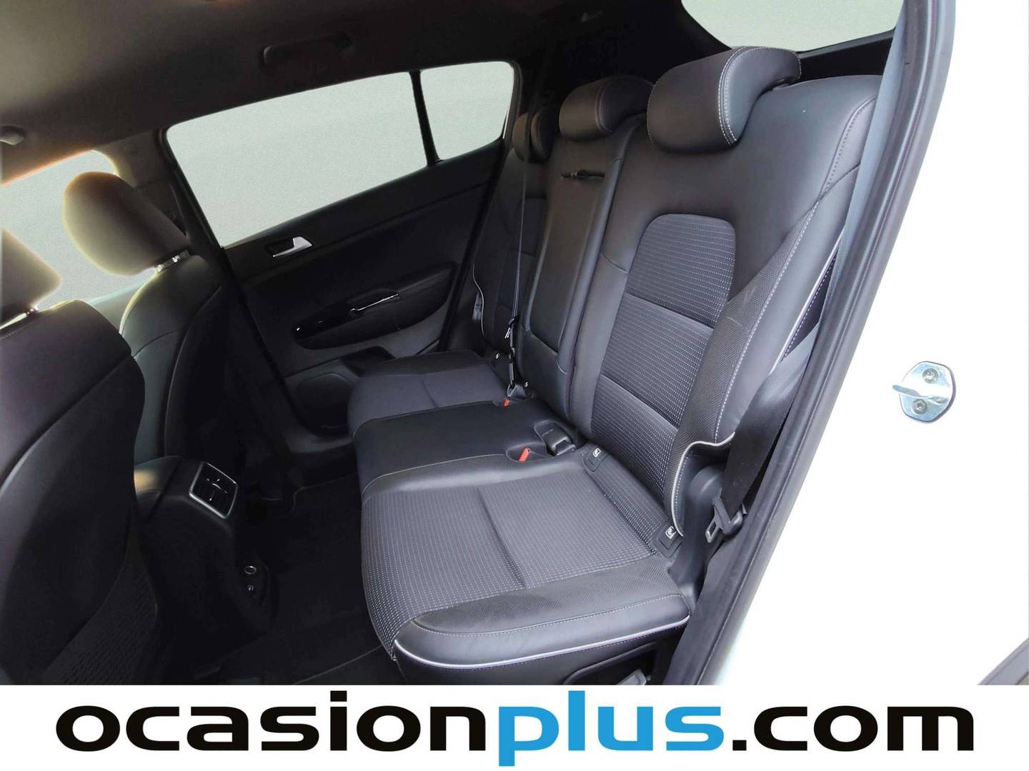 Foto asientos traseros KIA Sportage KIA Sportage 1.6 MHEV GT Line Essential 4x2 DCT (136 CV)