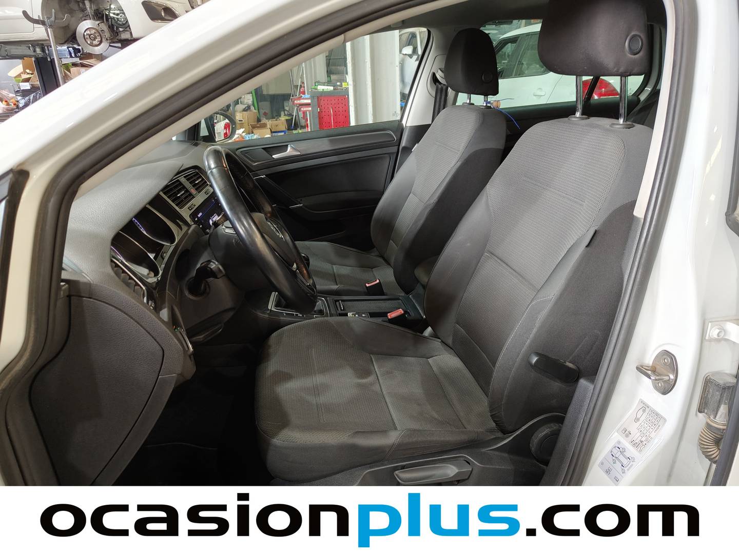 Foto asientos delanteros Volkswagen Golf Volkswagen Golf Advance 1.4 TSI (125 CV)