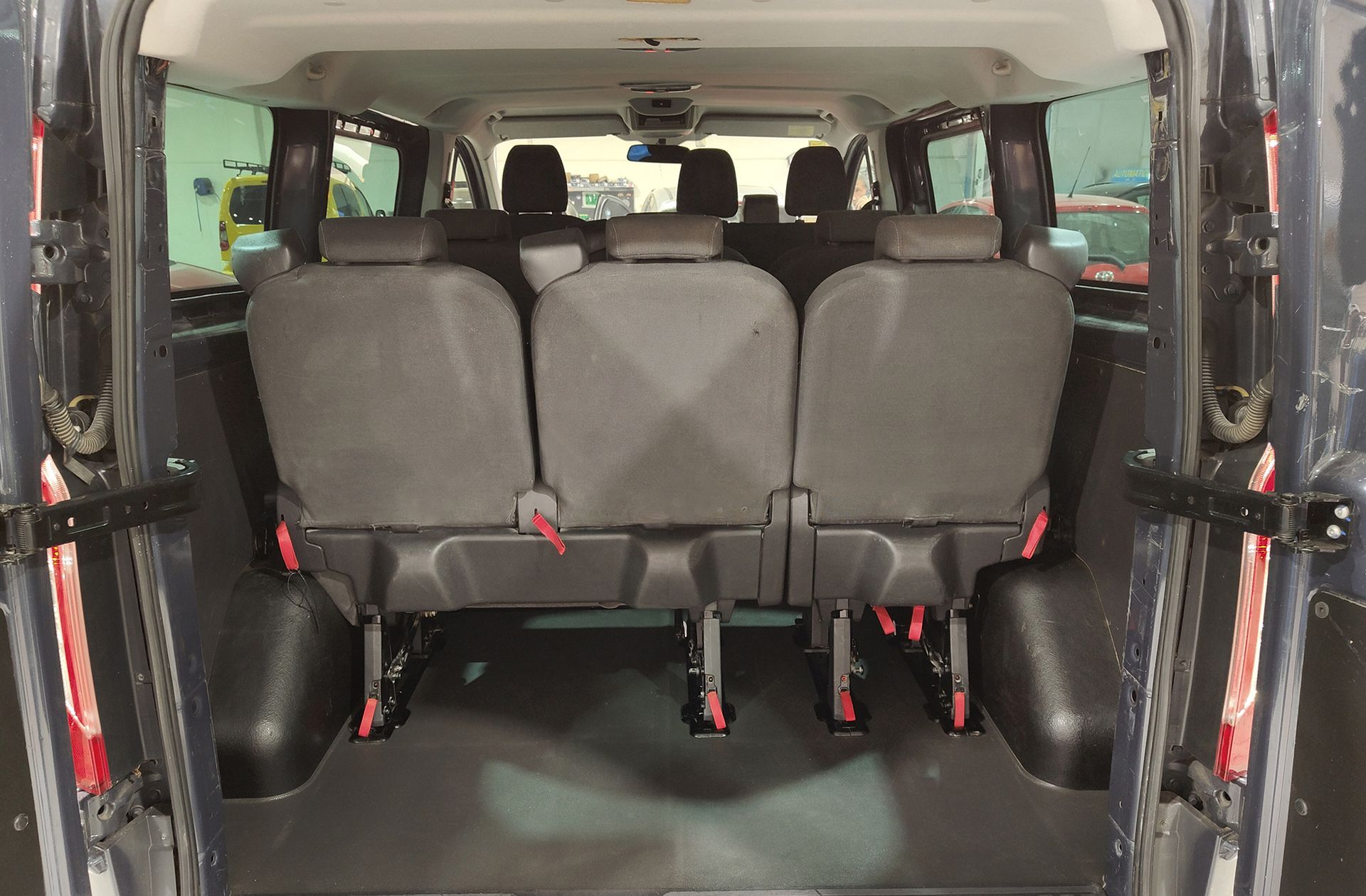 Ford Transit Custom Kombi 2.2 TDCi 300 L1 Trend 9 plazas - foto 13