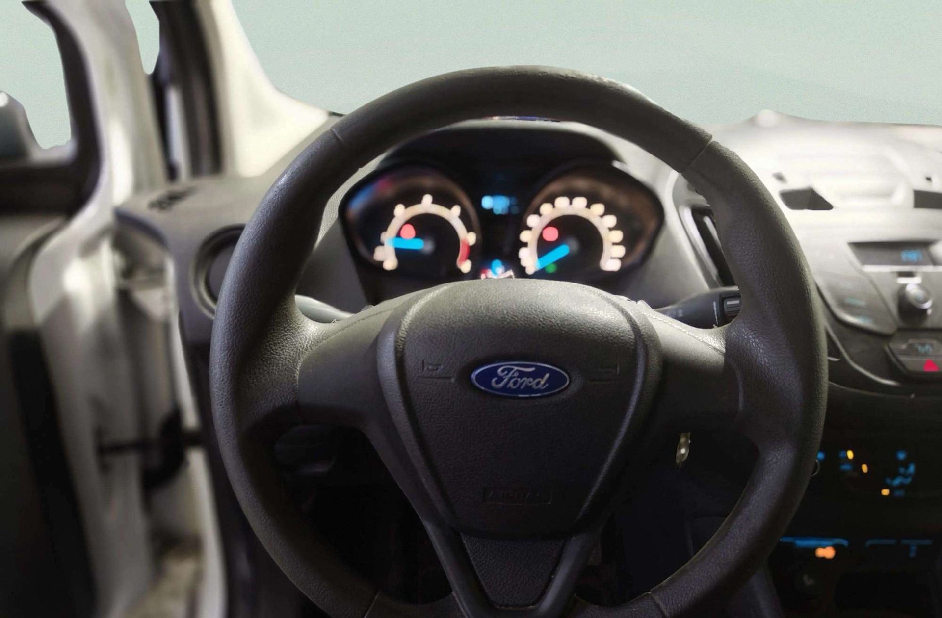 Ford Tourneo Courier 1.5 TDCi Ambiente - foto 16