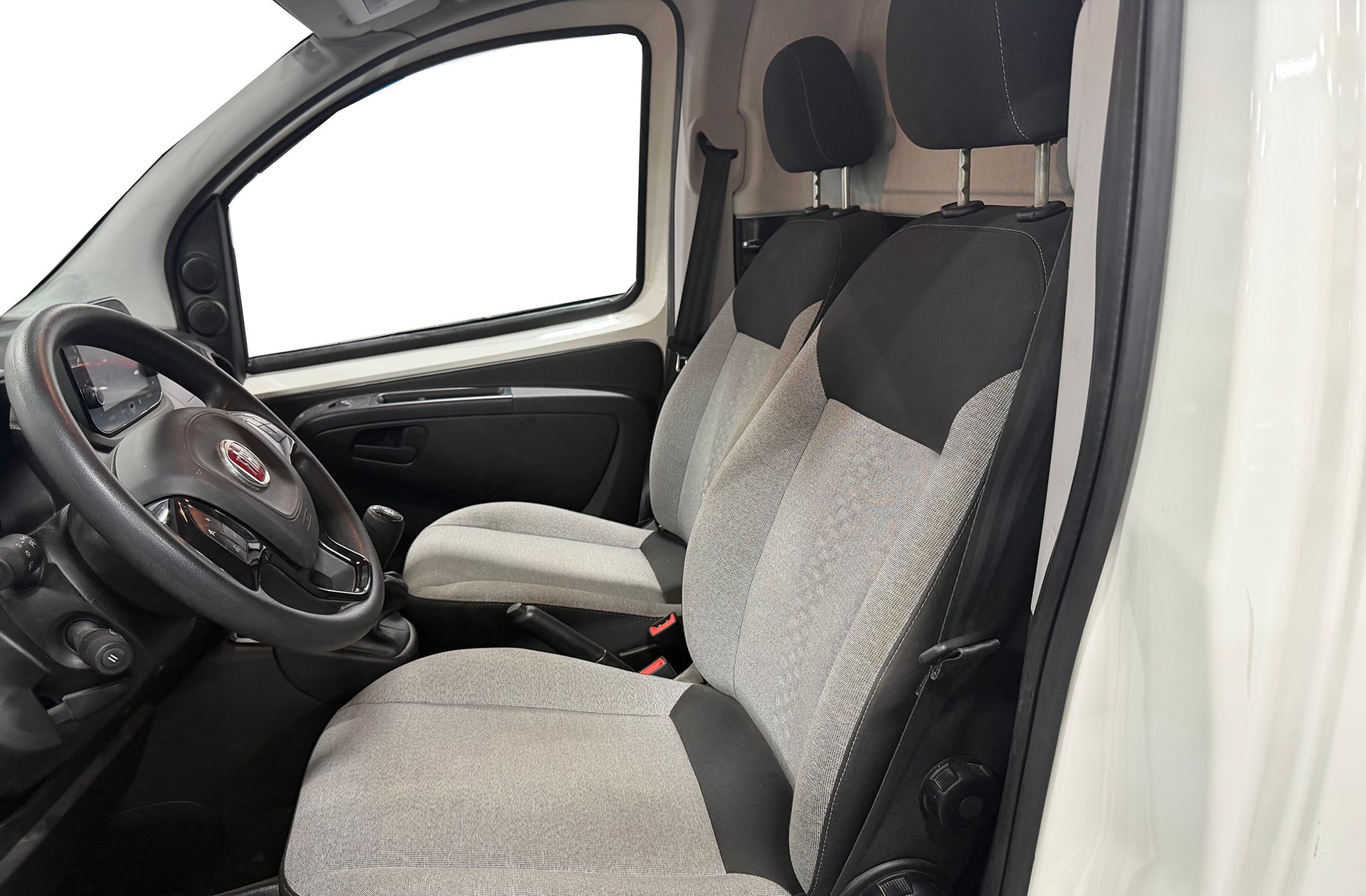 Fiat Fiorino Cargo Furgon 1.3 MultiJet SX N1 - foto 8