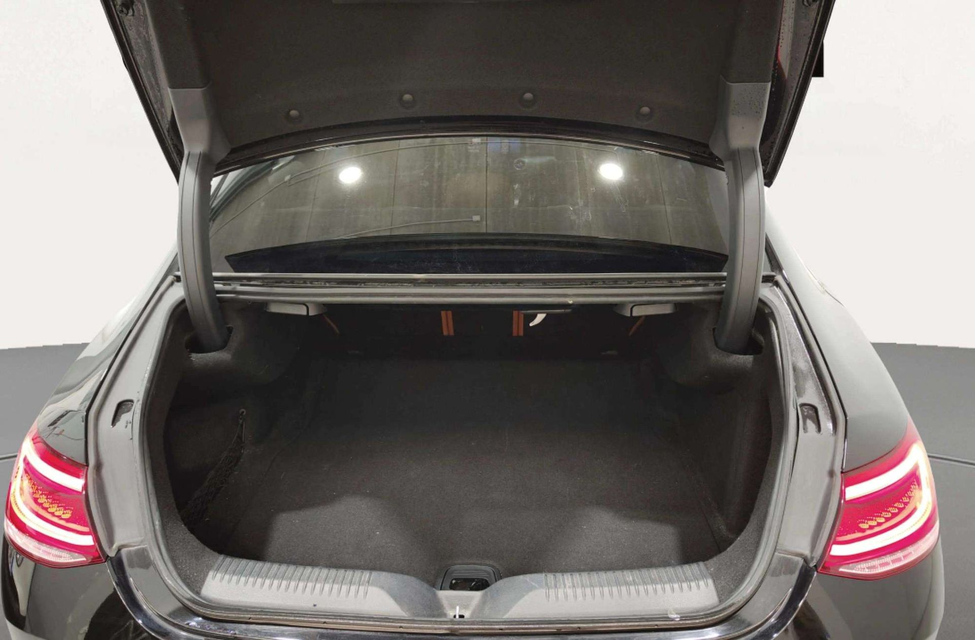 Mercedes-Benz CLS Mercedes Clase CLS CLS 300 d 4Matic Pack AMG - foto 25