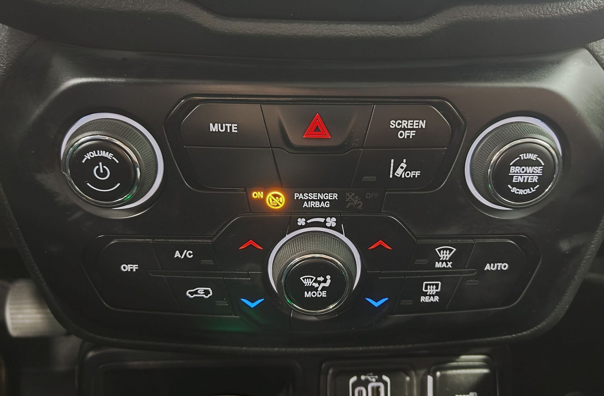 Jeep Renegade eHybrid 1.5 Limited ATX - foto 31