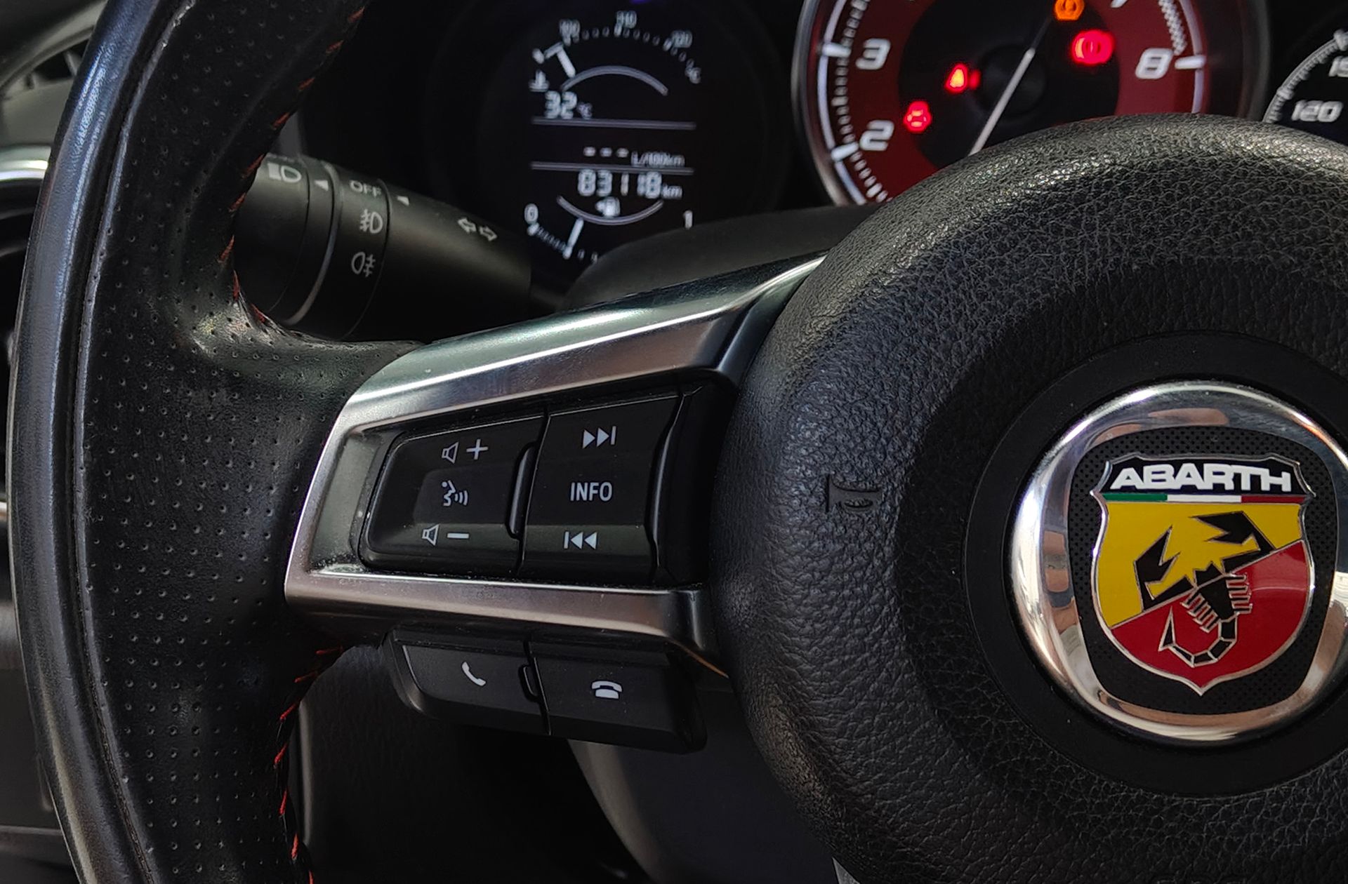 Abarth 124 Spider Scorpione - foto 23