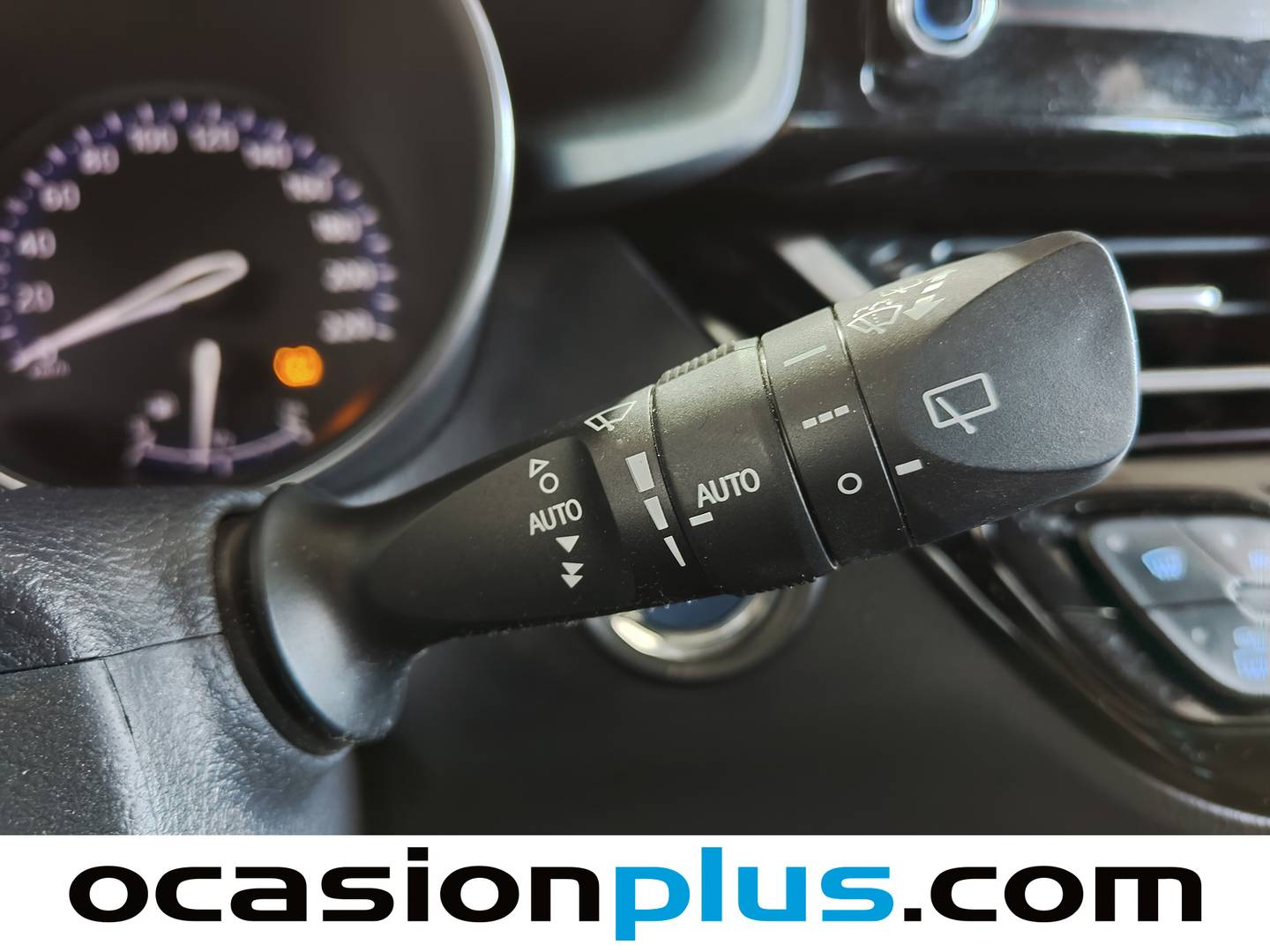 Foto Toyota C-HR Toyota C-HR 1.8 125H Advance (122 CV)