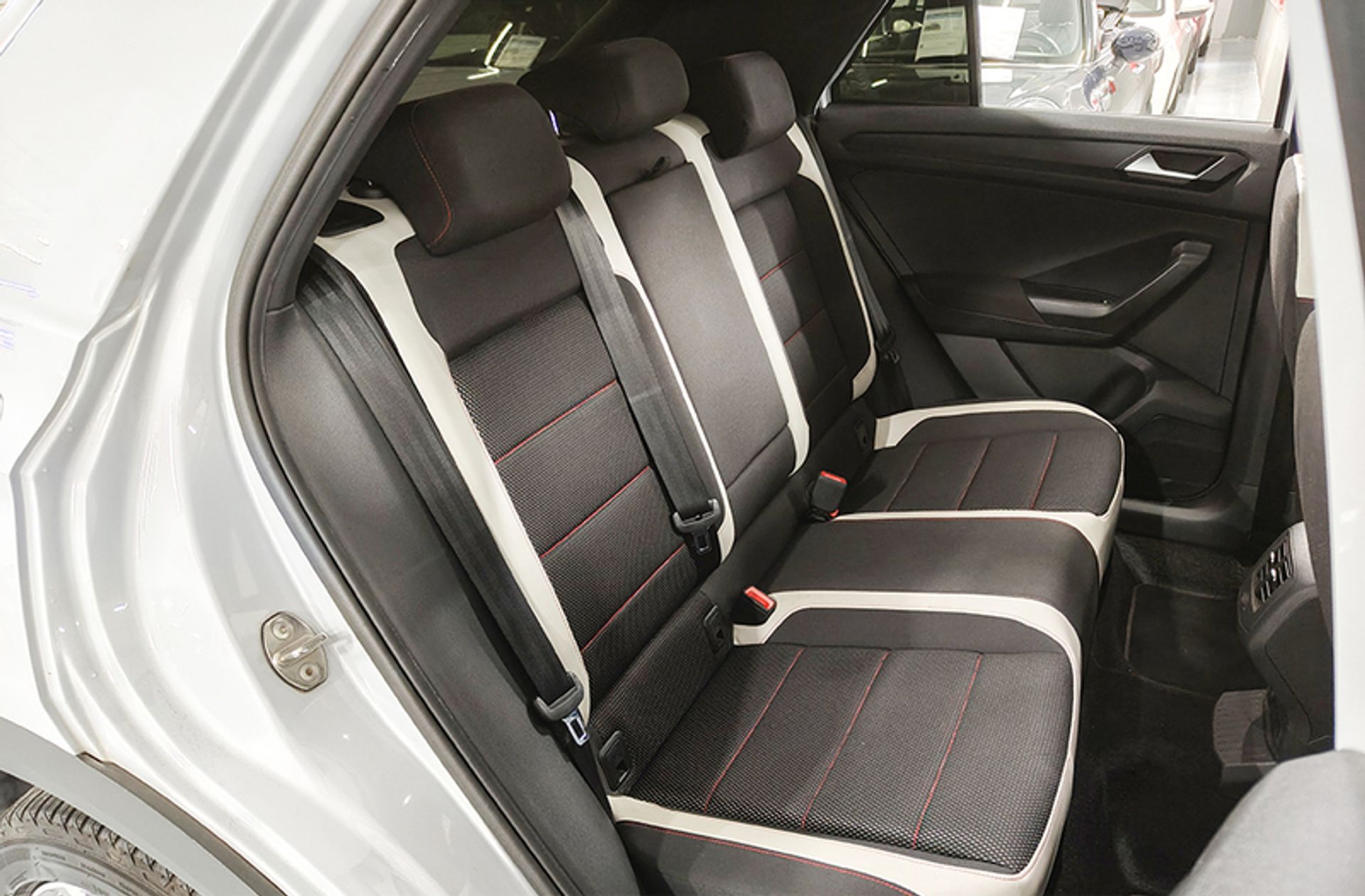 Volkswagen T-Roc Sport 2.0 TSI 4Motion DSG - foto 23