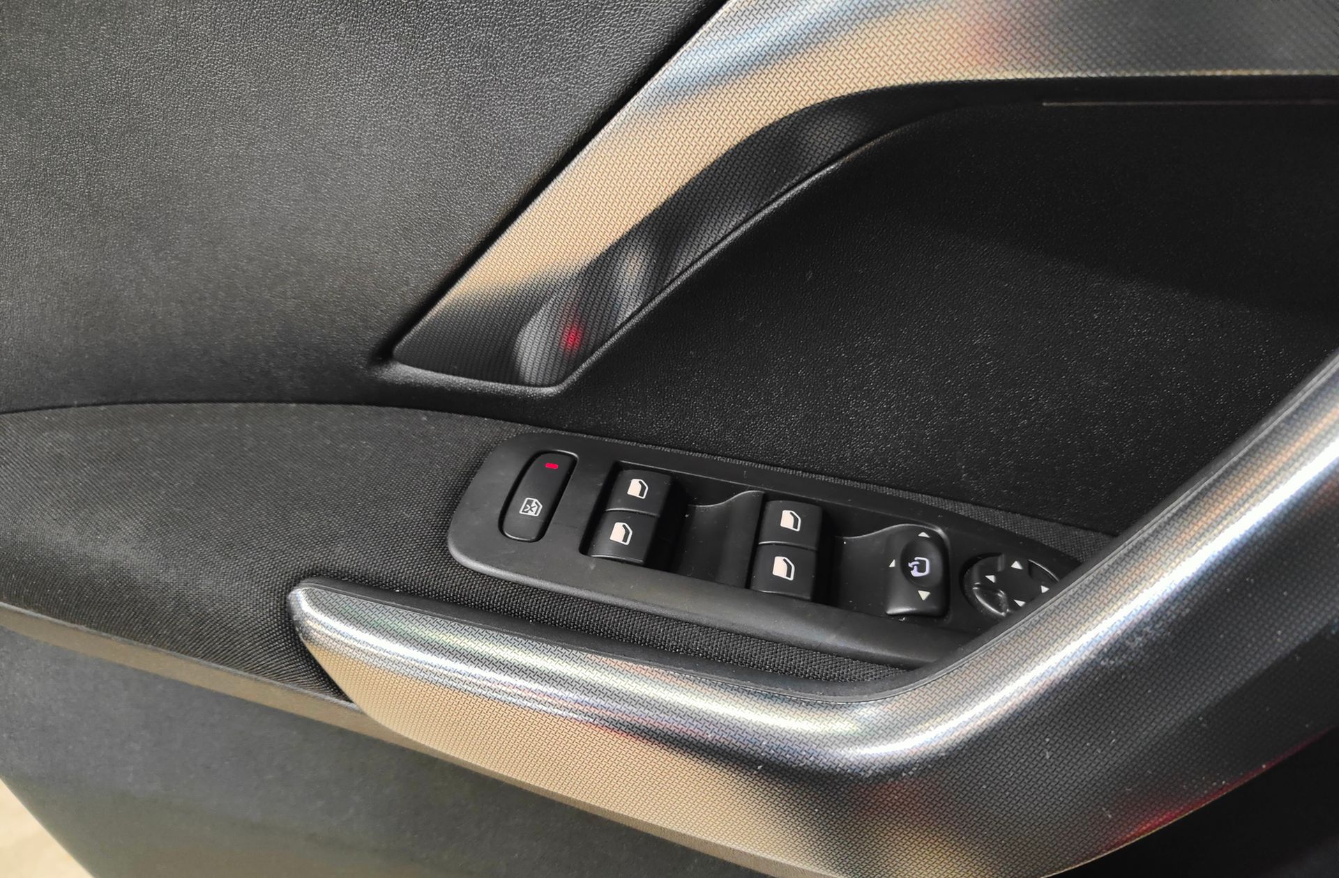 Peugeot 2008 PureTech 130 Allure - foto 34