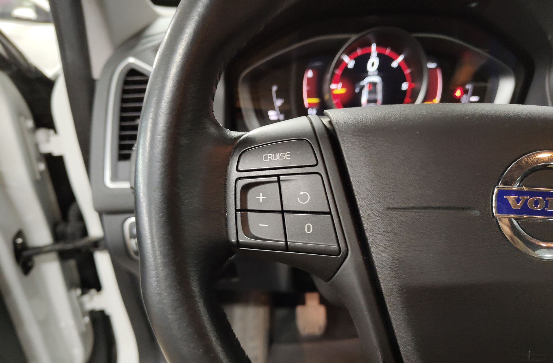 Volvo XC60 D3 Kinetic - foto 30