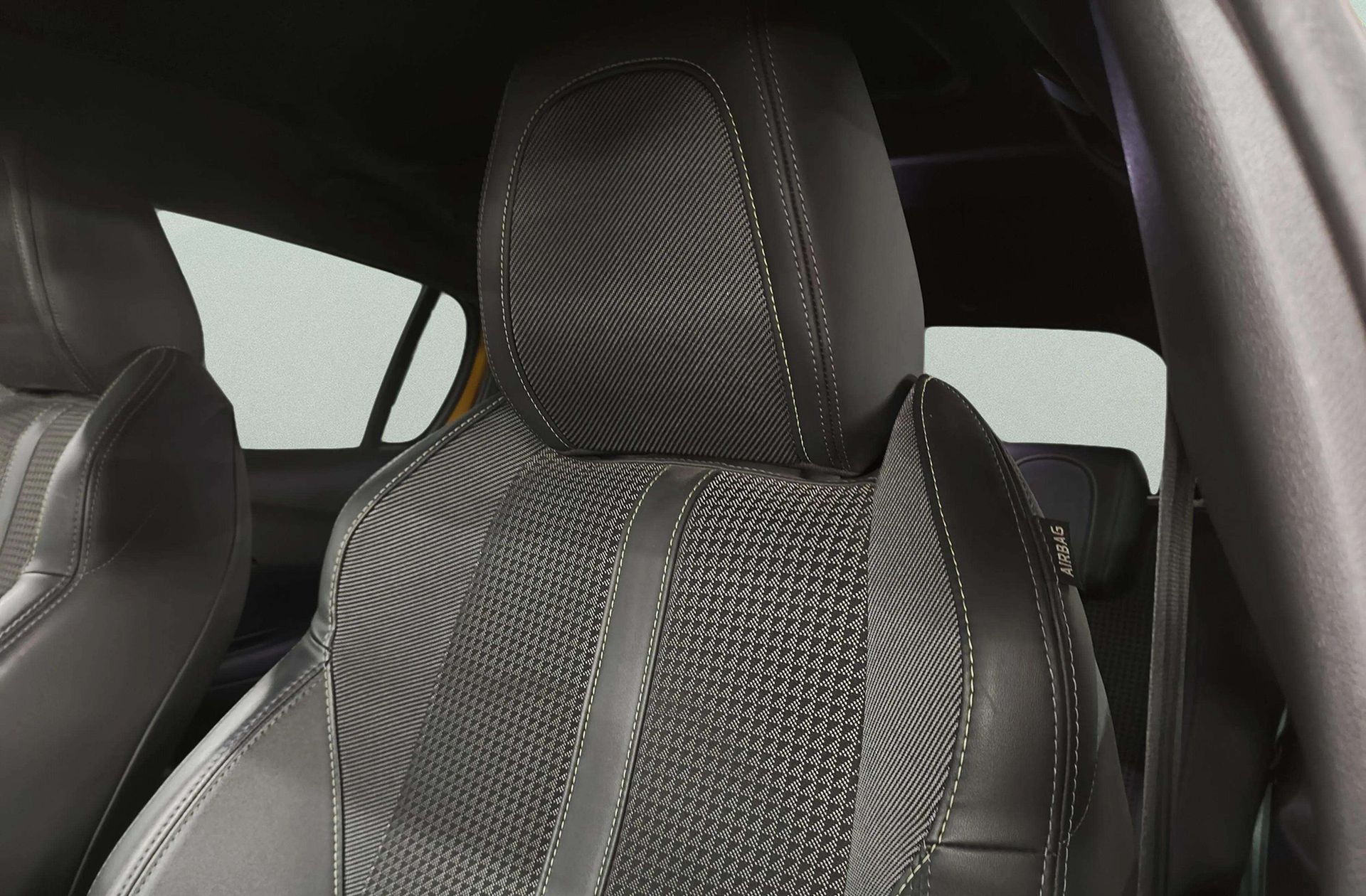 Peugeot 208 PureTech 130 GT Line EAT8 - foto 8