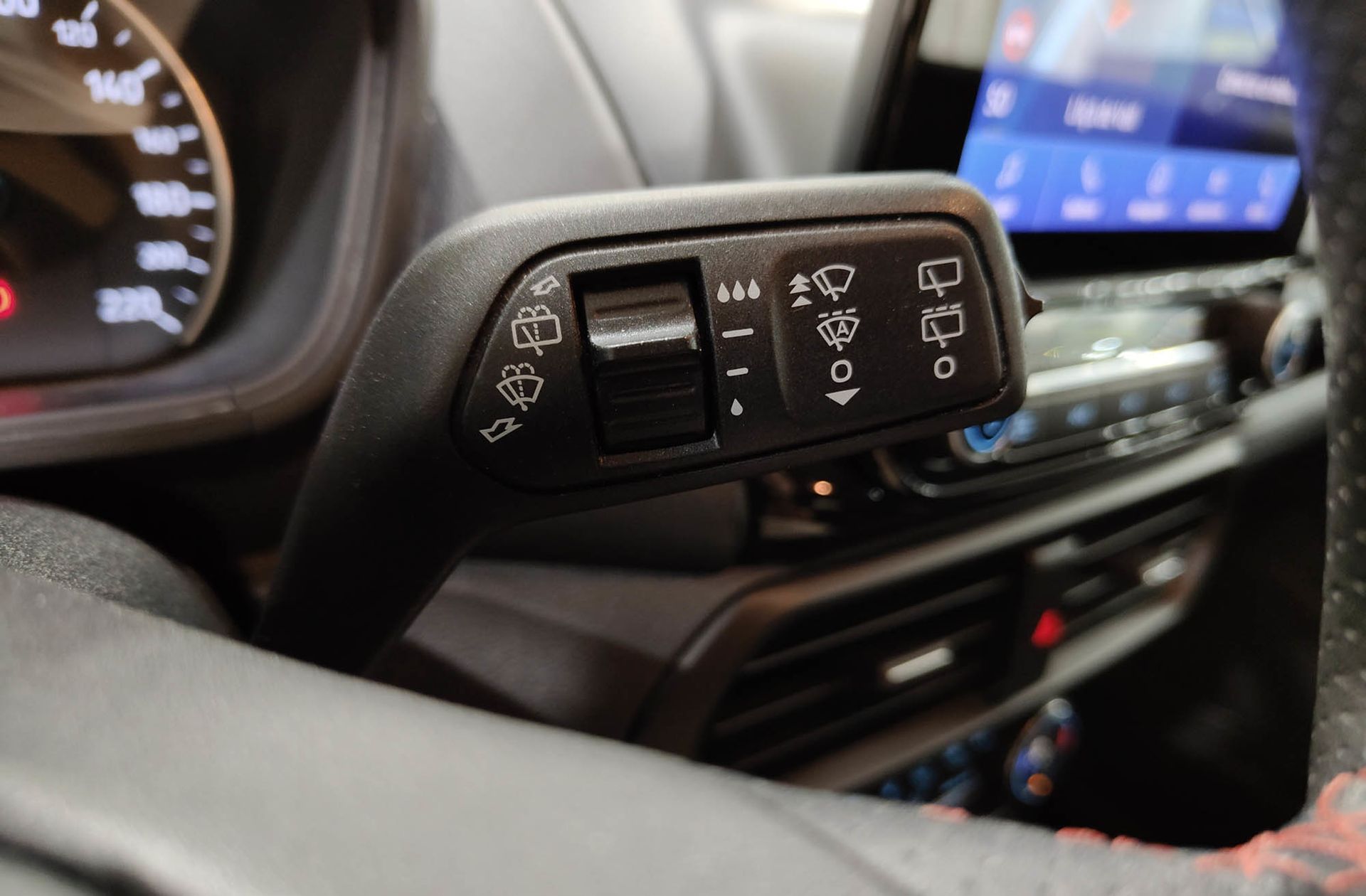 Ford EcoSport 1.0T EcoBoost ST Line - foto 30