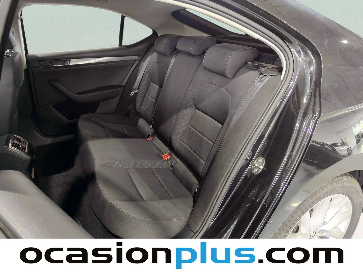 Foto asientos traseros Skoda Superb Skoda Superb 2.0 TDI Active DSG (150 CV)