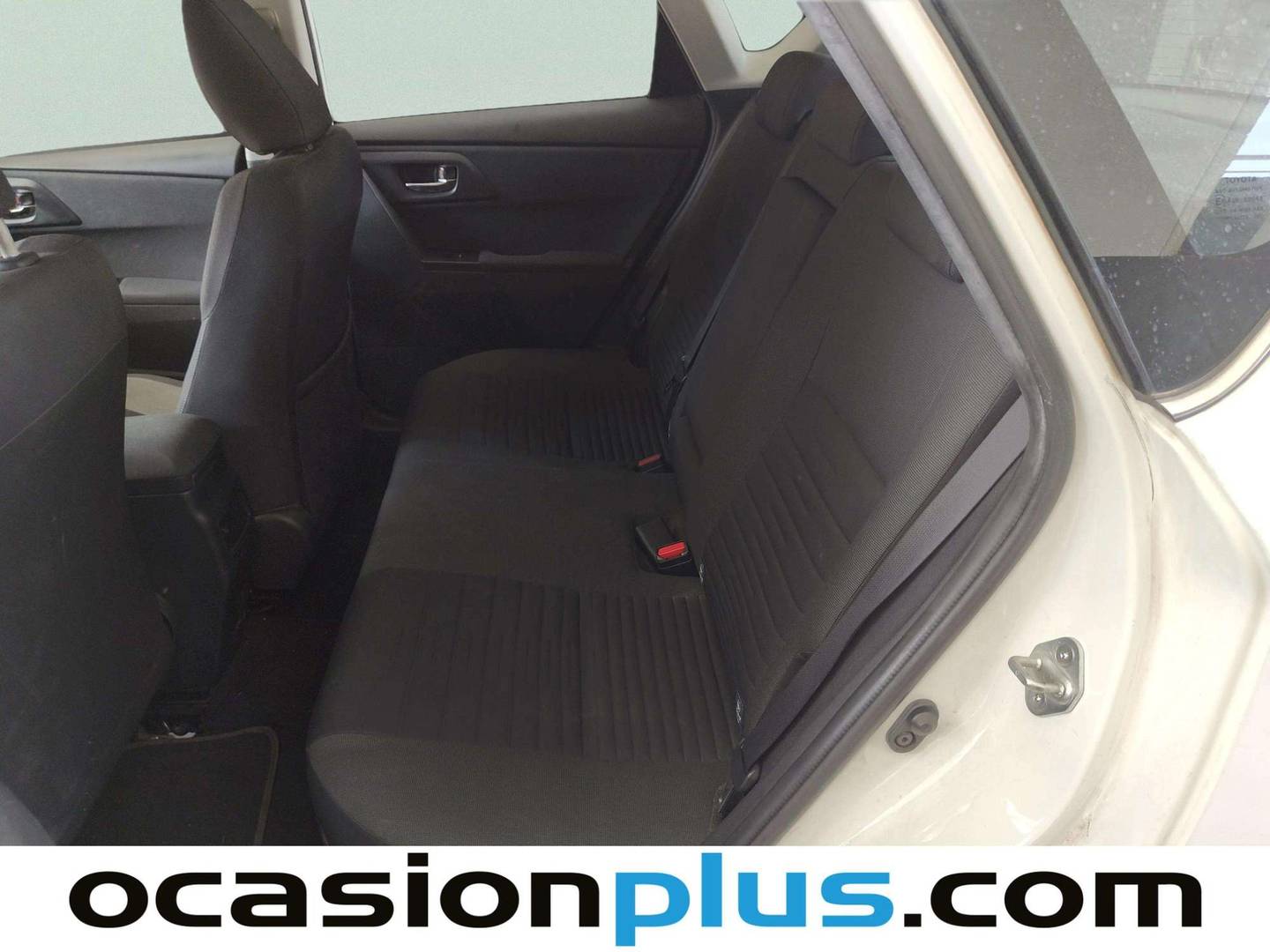 Foto asientos traseros Toyota Auris Toyota Auris 120T Active (116 CV)