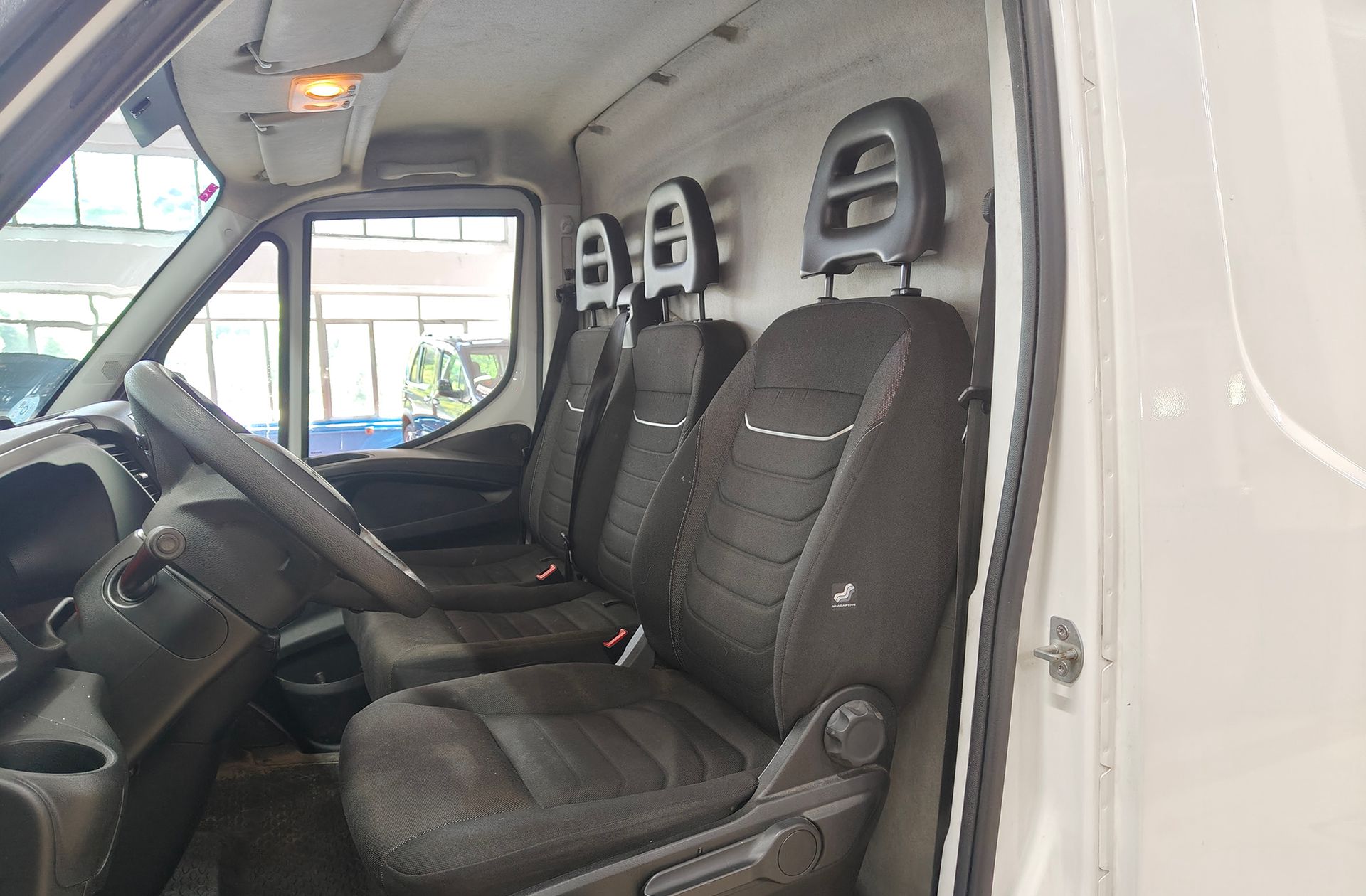 Iveco Daily Furgon 35S 16 V 3520L/H2 - foto 7