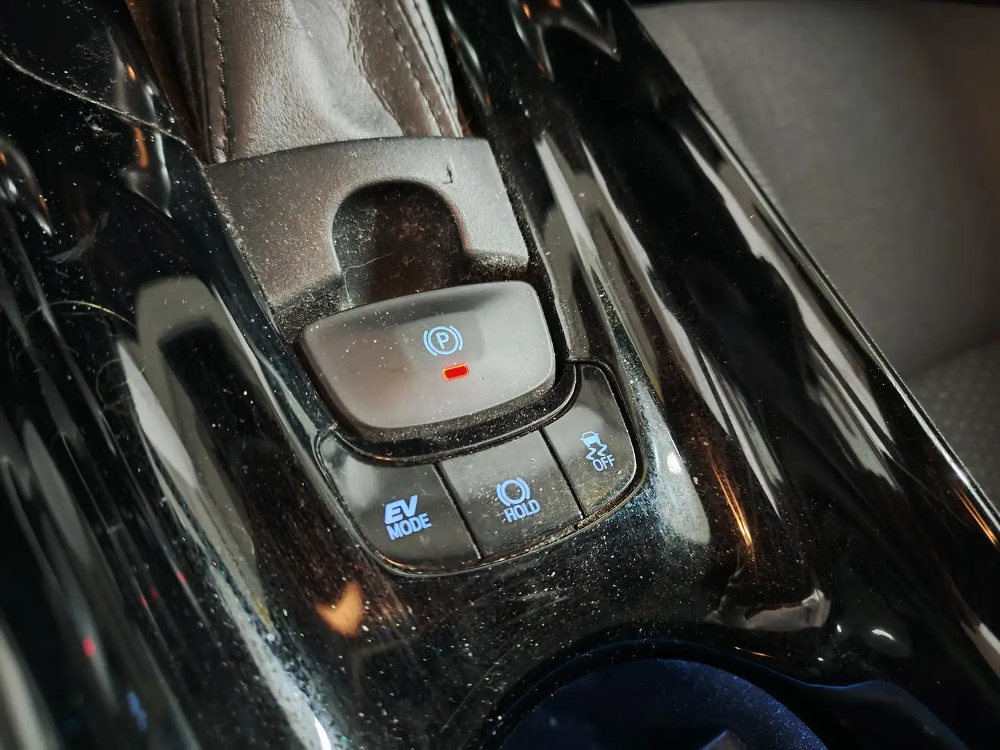 Foto Toyota C-HR Toyota C-HR 1.8 125H Advance (122 CV)