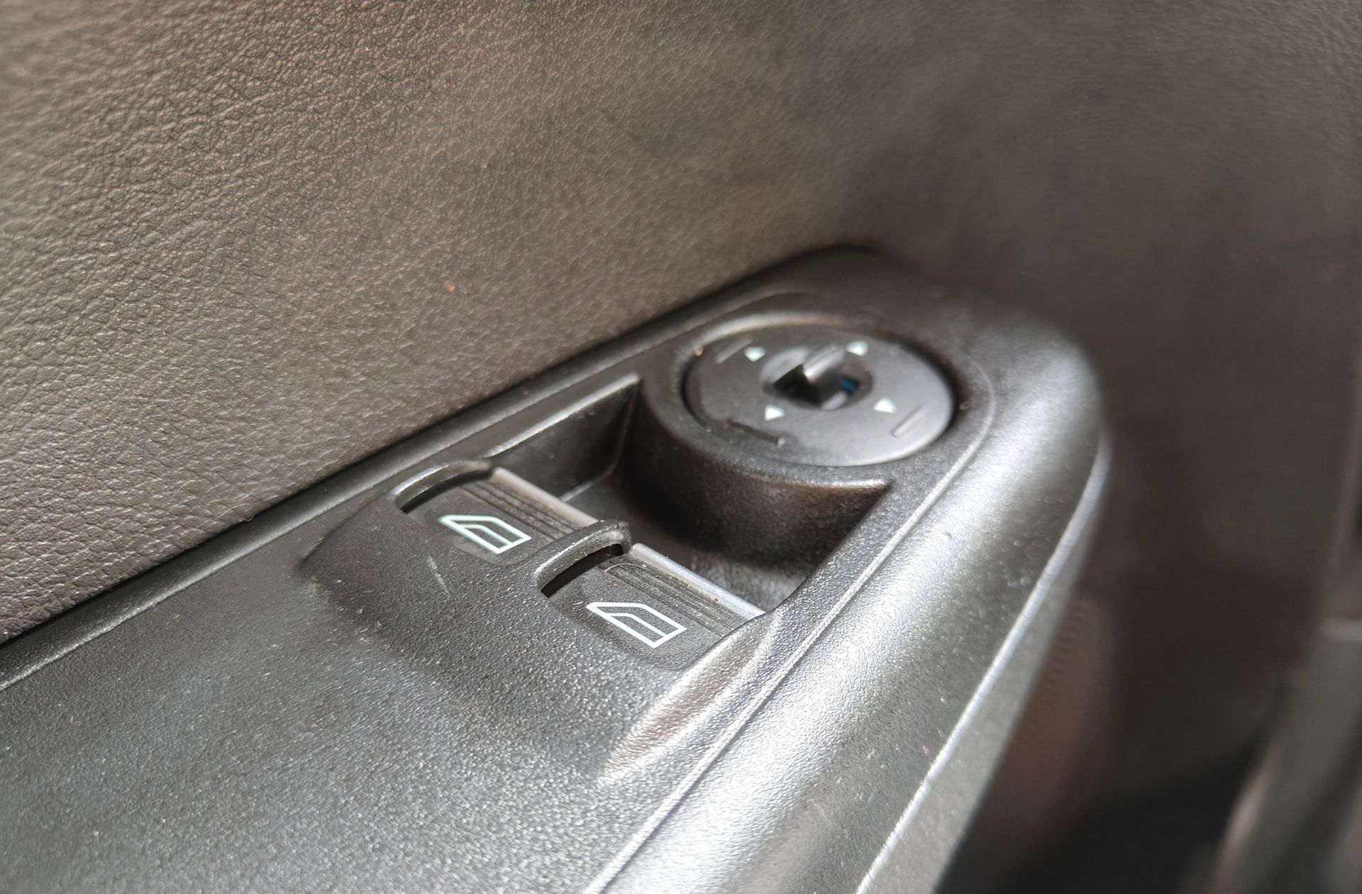 Ford Tourneo Courier 1.0 EcoBoost Titanium - foto 26