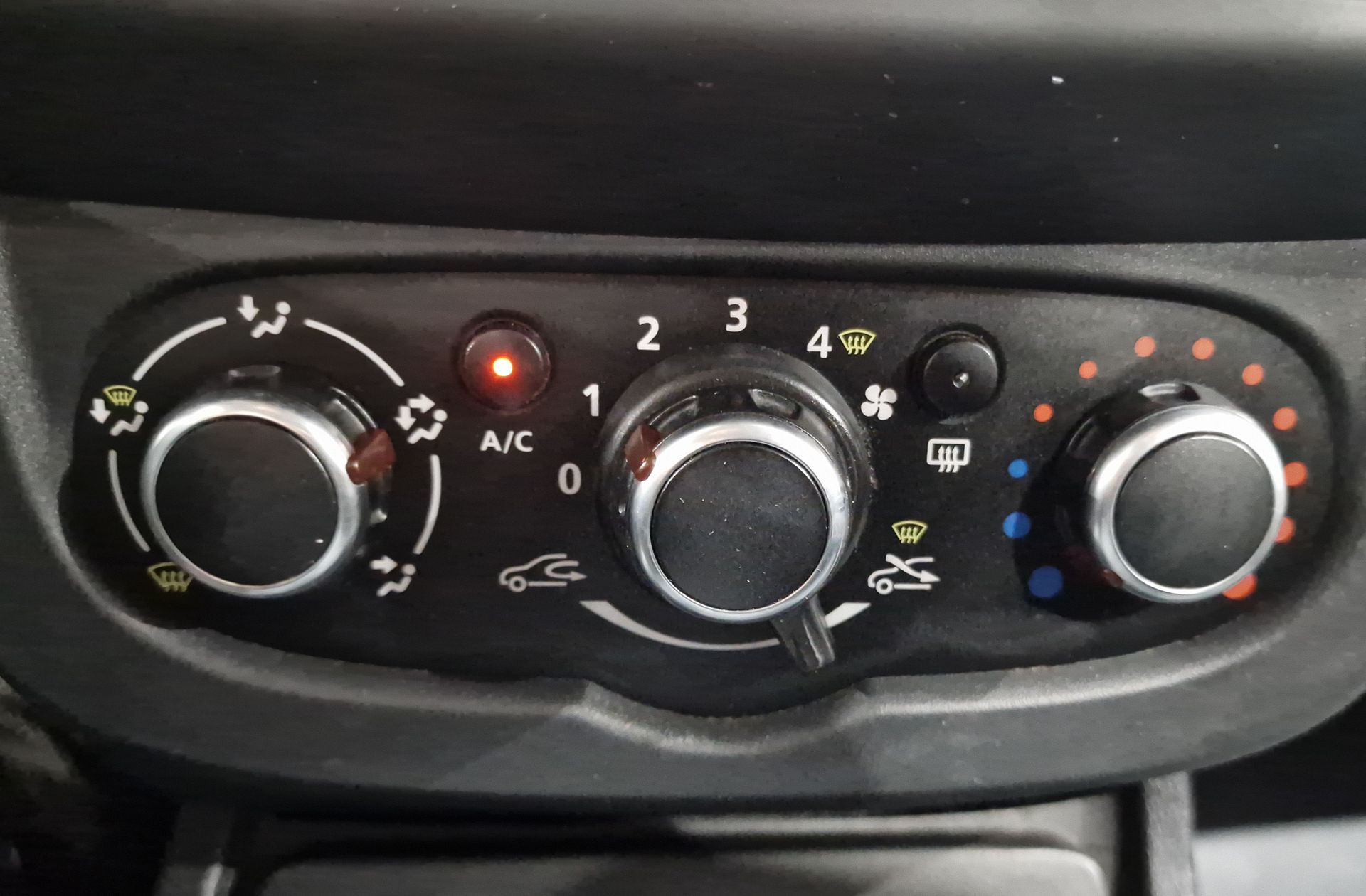 Dacia Duster Ambiance dCi - foto 24