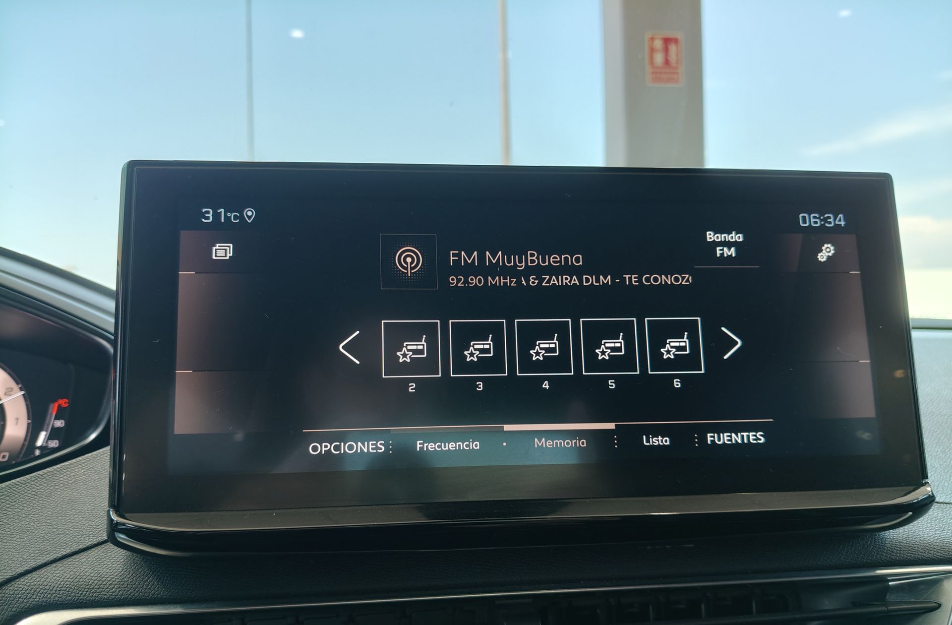 Peugeot 3008 PureTech 130 GT - foto 34