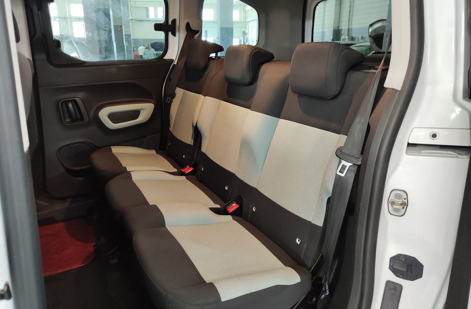 Citroën Berlingo Combi BlueHDi 100 Talla M 100 Años - foto 12