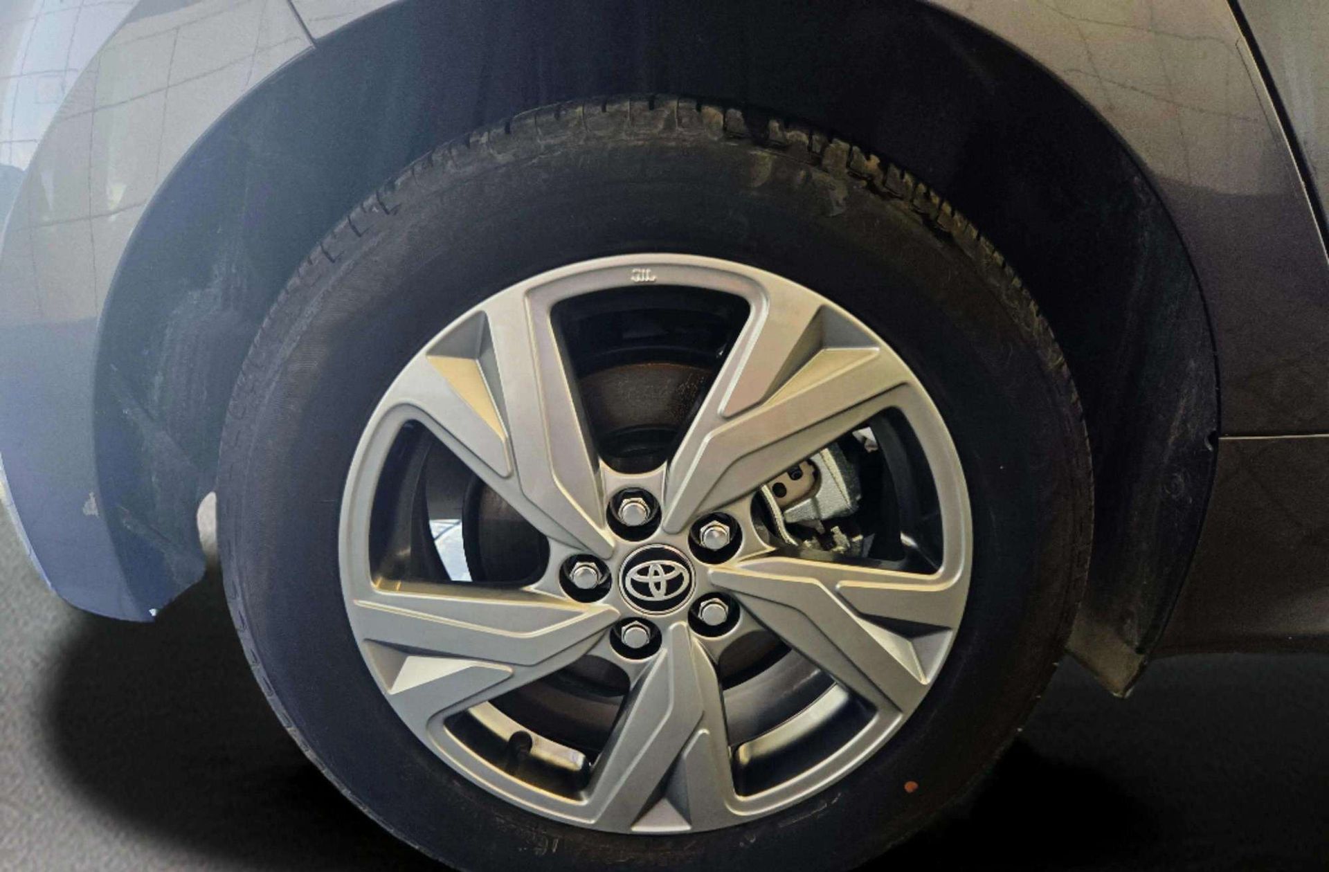 Toyota Yaris 120H Active Plus - foto 29