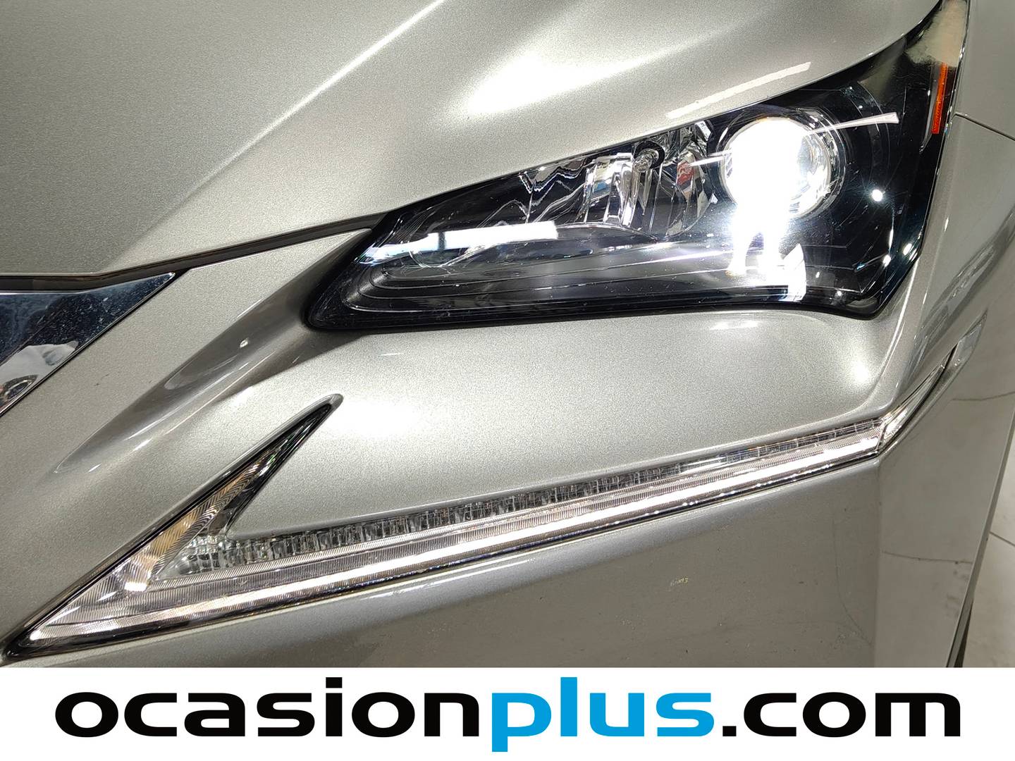 Lexus NX Lexus NX 300h Corporate 2WD + Navibox (197 CV) 197cv