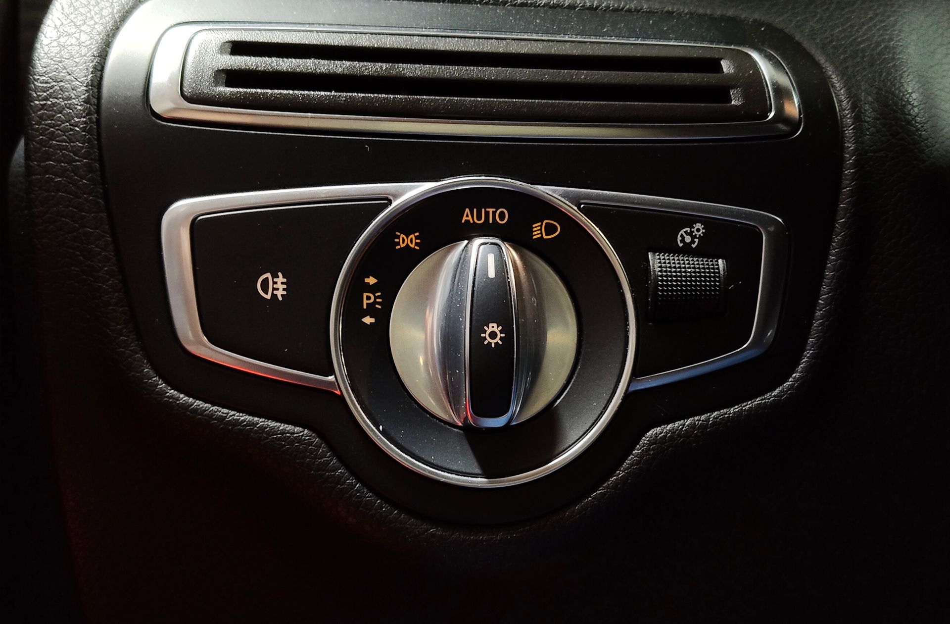 Mercedes-Benz Clase C Estate 220 d Pack AMG - foto 13
