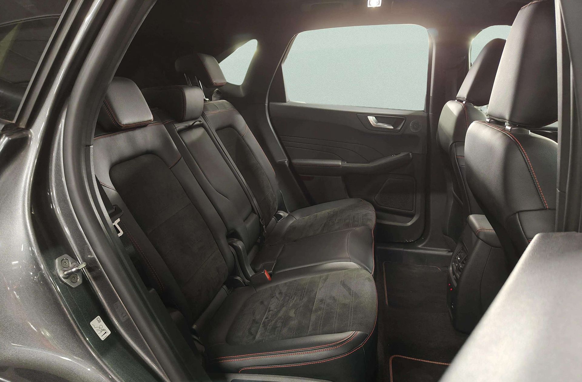 Ford Kuga 2.5 Duratec Fhev ST-Line X 4x2 - foto 23