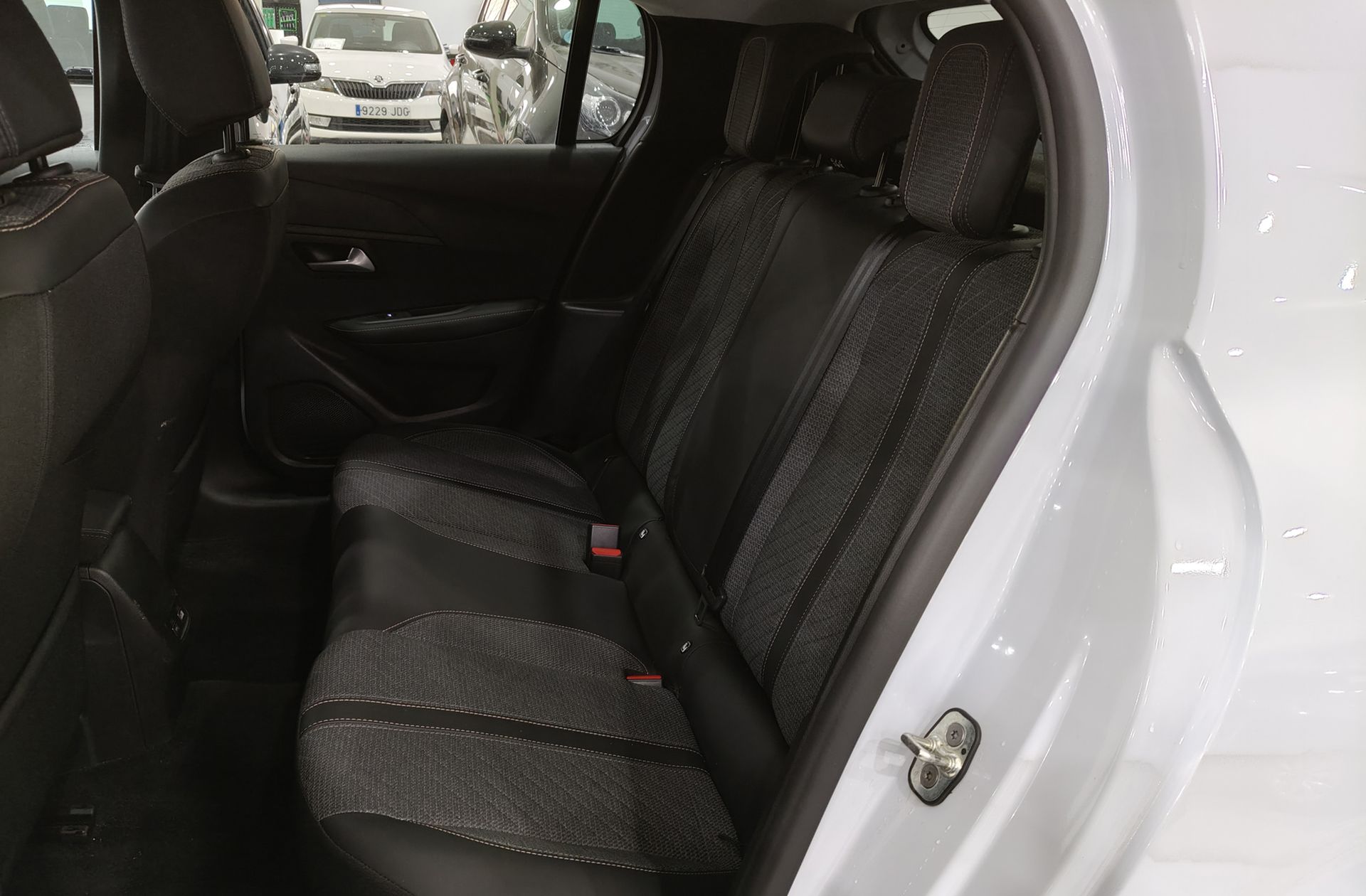 Peugeot 208 PureTech 100 Allure - foto 11