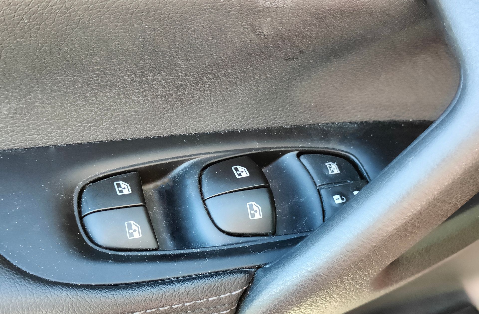 Nissan Qashqai DIG-T 160 N-Connecta 4x2 DCT - foto 19