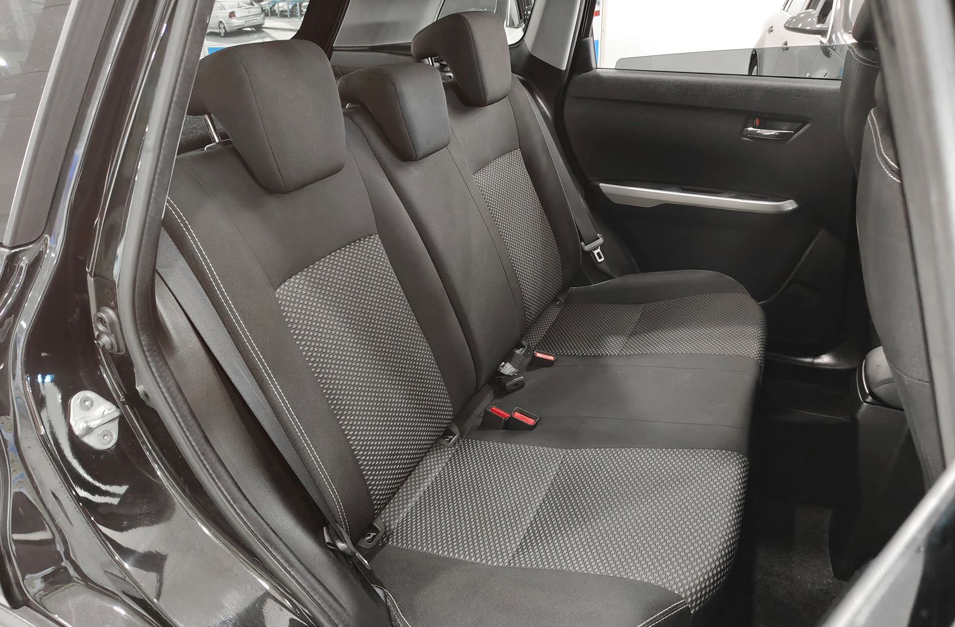 Suzuki Vitara 1.6 VVT GLE - foto 18