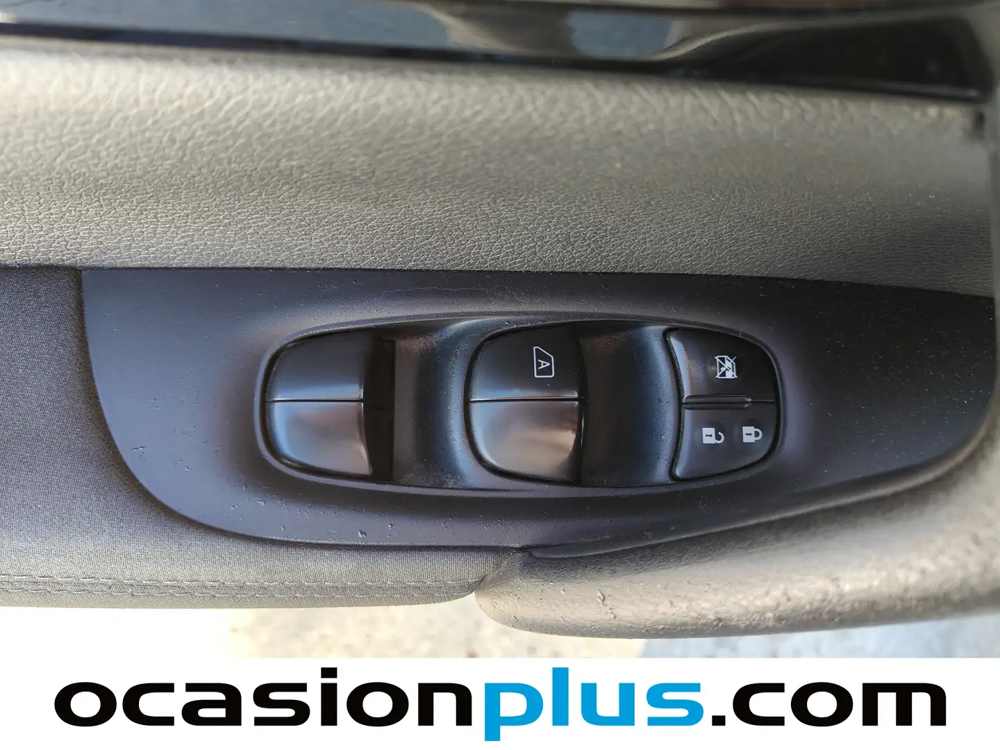 Foto Nissan QASHQAI Nissan Qashqai 1.5 dCi N-Connecta 4x2 (110 CV)