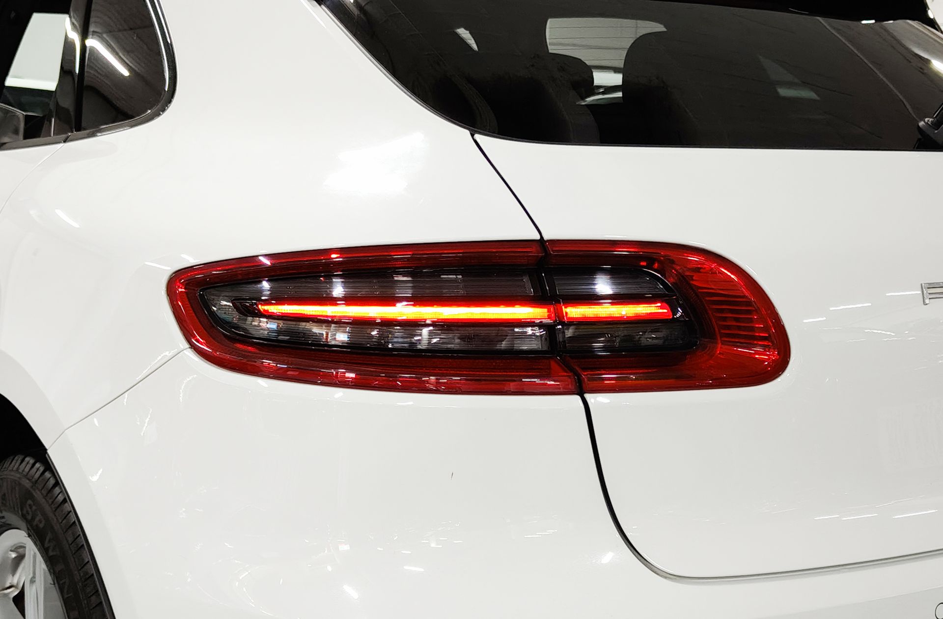 Porsche Macan Turbo - foto 24