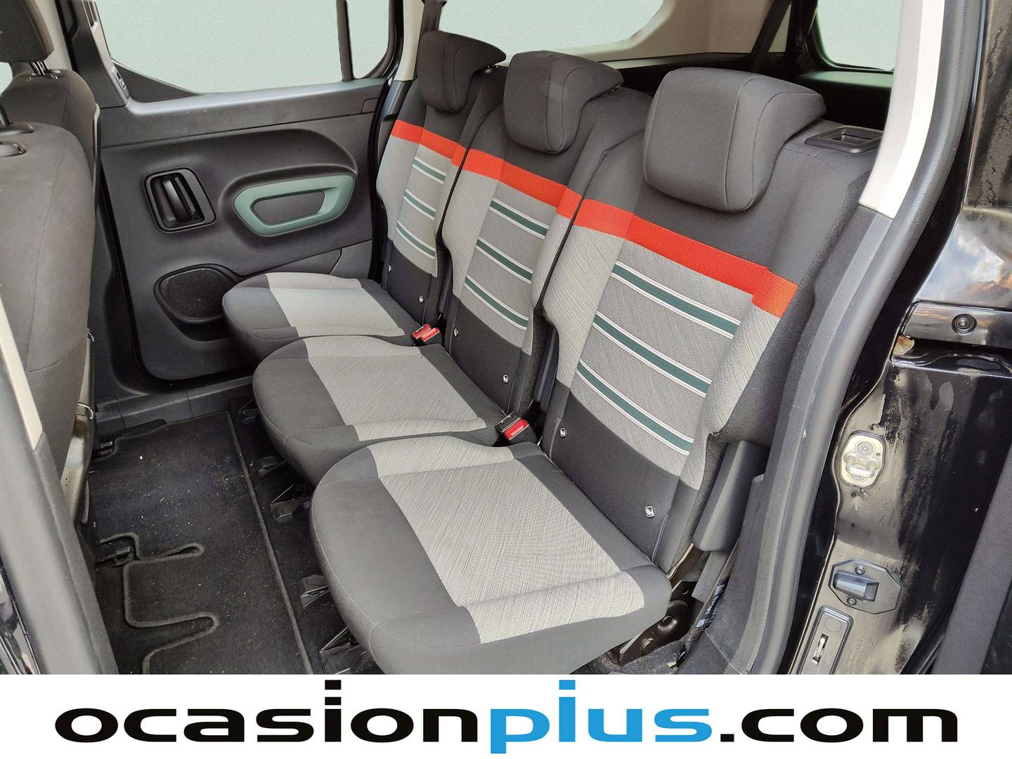 Foto asientos traseros Citroën Berlingo Citroën Berlingo PureTech 110 S&S Talla XL Shine  (110 CV) 6 Plazas