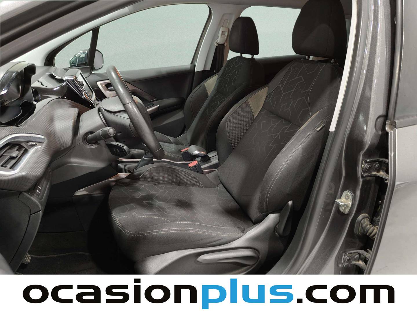 Foto asientos delanteros Peugeot 2008 Peugeot 2008 BlueHDi 100 Style (100 CV)