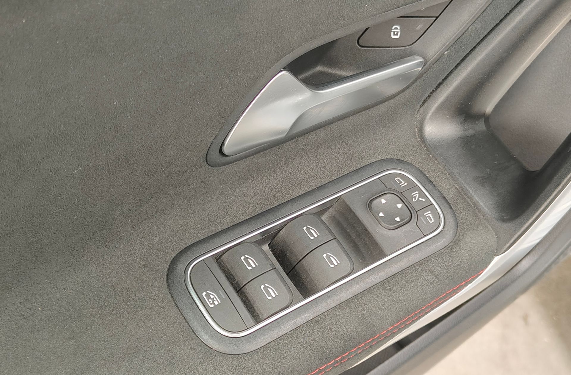 Mercedes-Benz Clase A 180 Pack AMG - foto 40