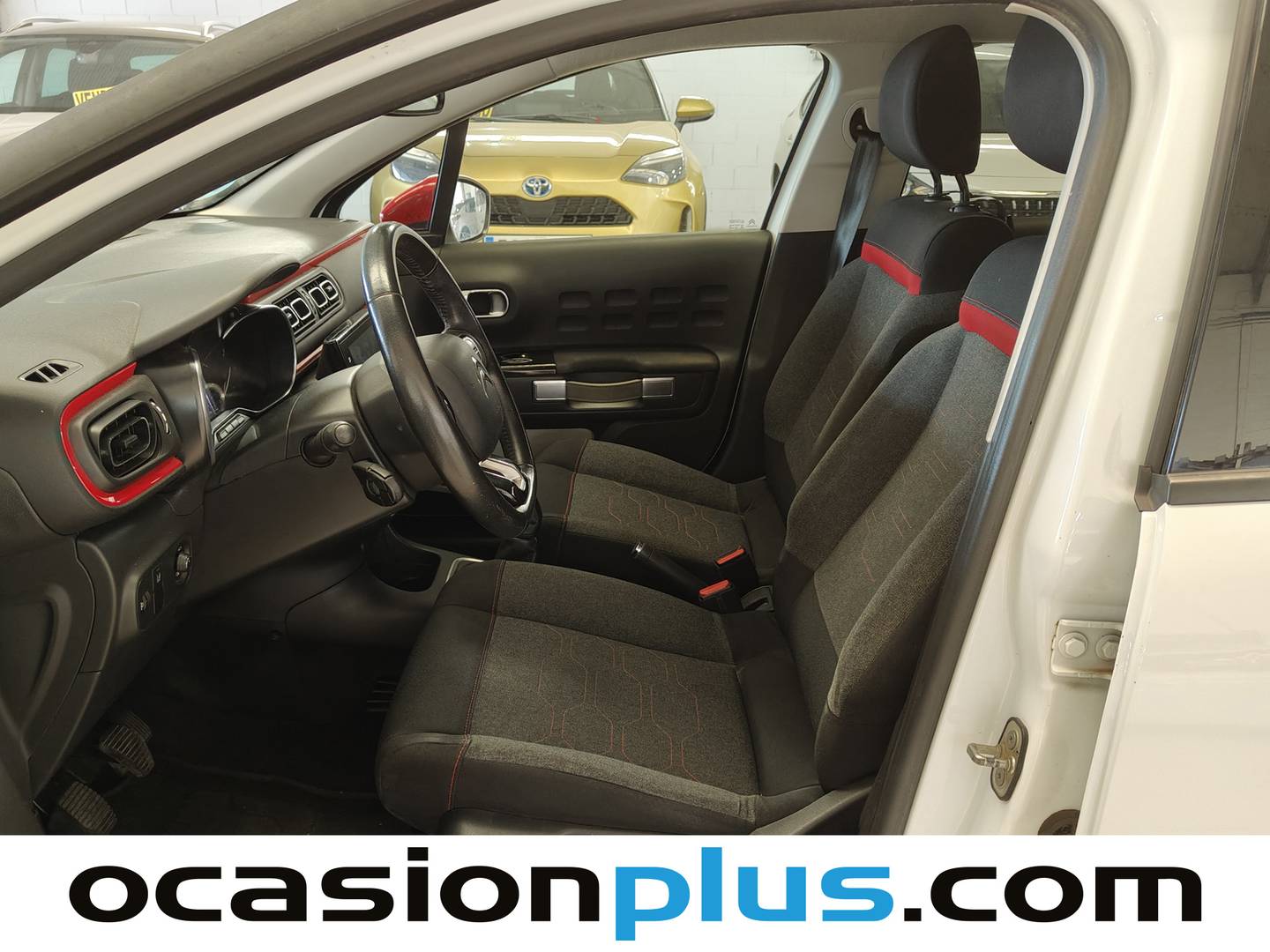 Foto asientos delanteros Citroën C3 Citroën C3 PureTech 82 Shine (82 CV)