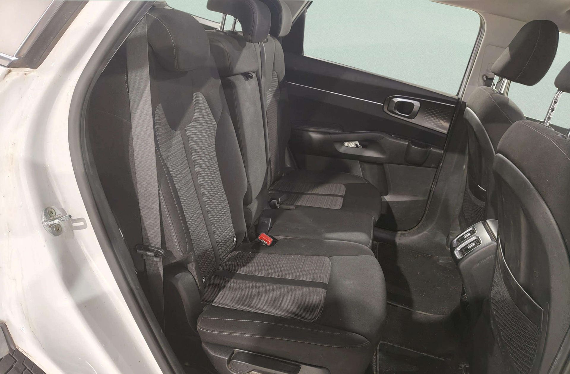 Kia Sorento 1.6 T-GDi HEV Drive 4x2 - foto 19