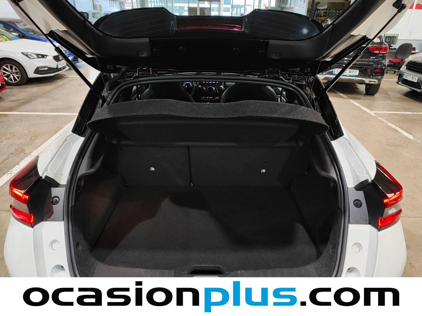 Foto Nissan JUKE Nissan Juke 1.6 Hybrid N-Design Fuji  (143 CV)