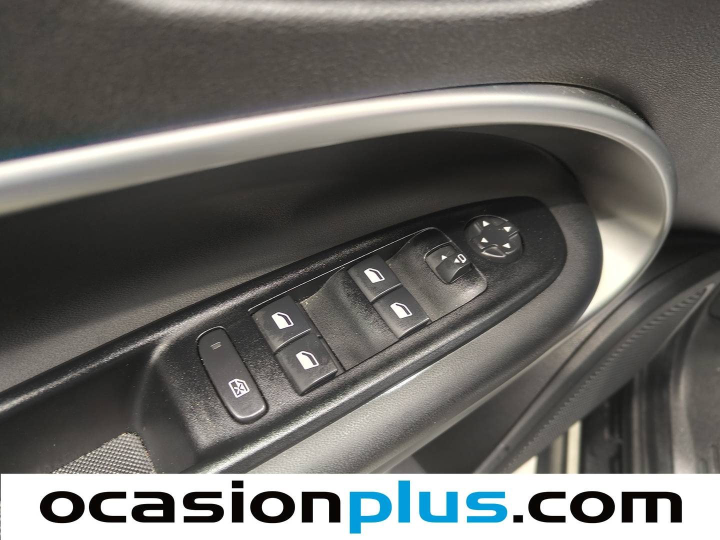 Foto Jeep Avenger Jeep Avenger 1.2 G Summit (100 CV)