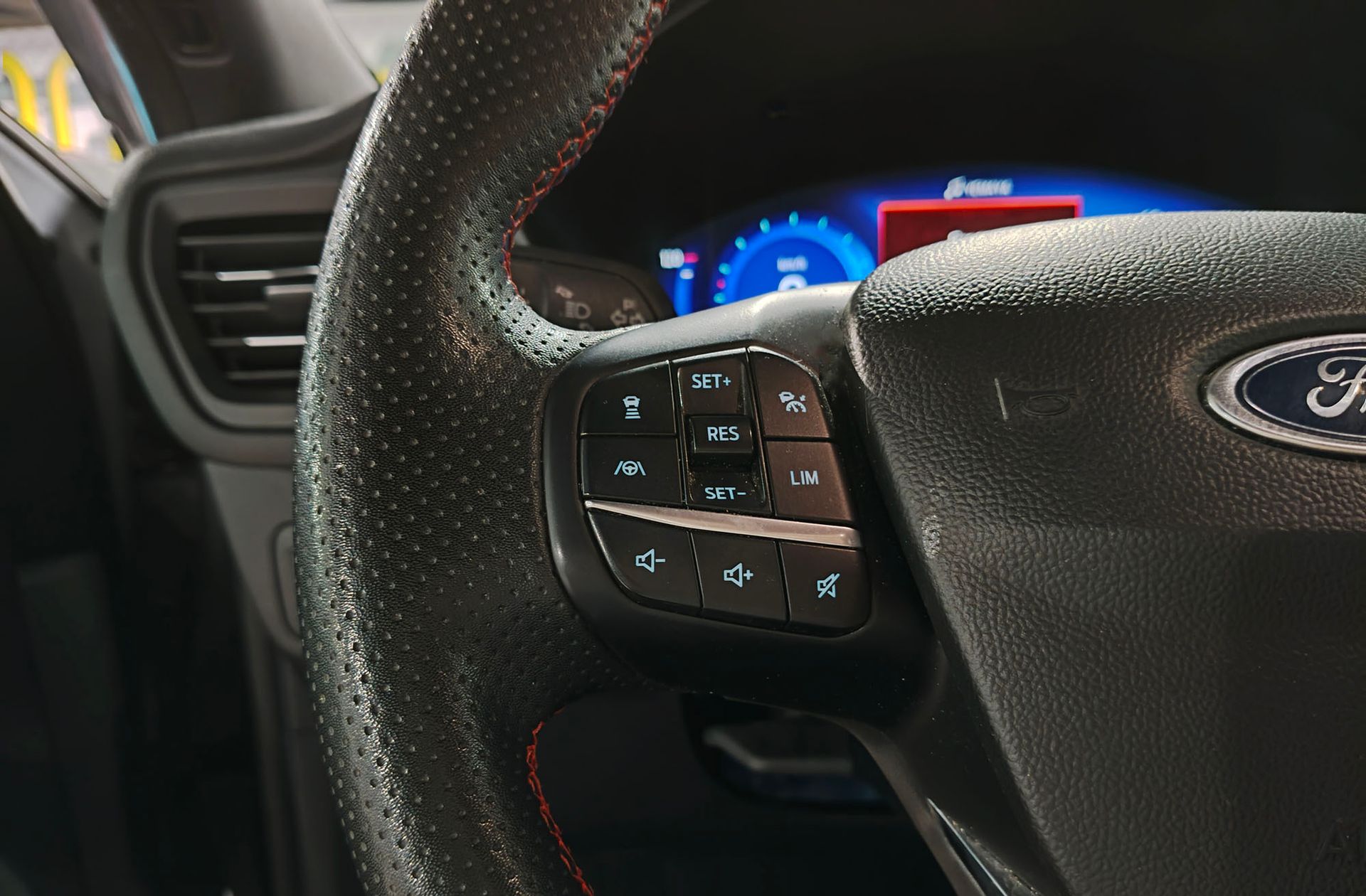Ford Kuga 2.5 Duratec PHEV ST-Line - foto 28