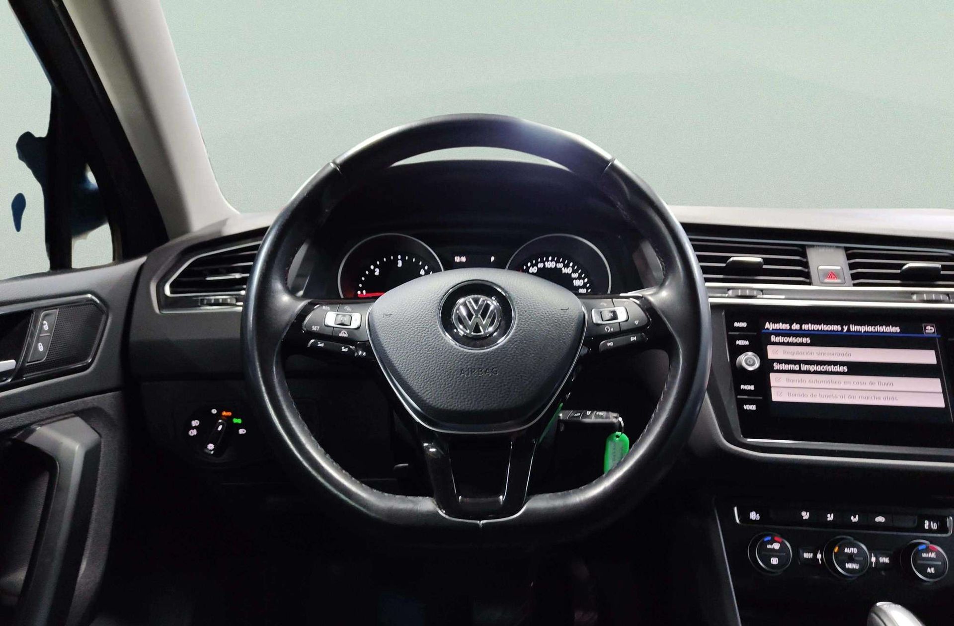 Volkswagen Tiguan Advance 2.0 TDI DSG - foto 28
