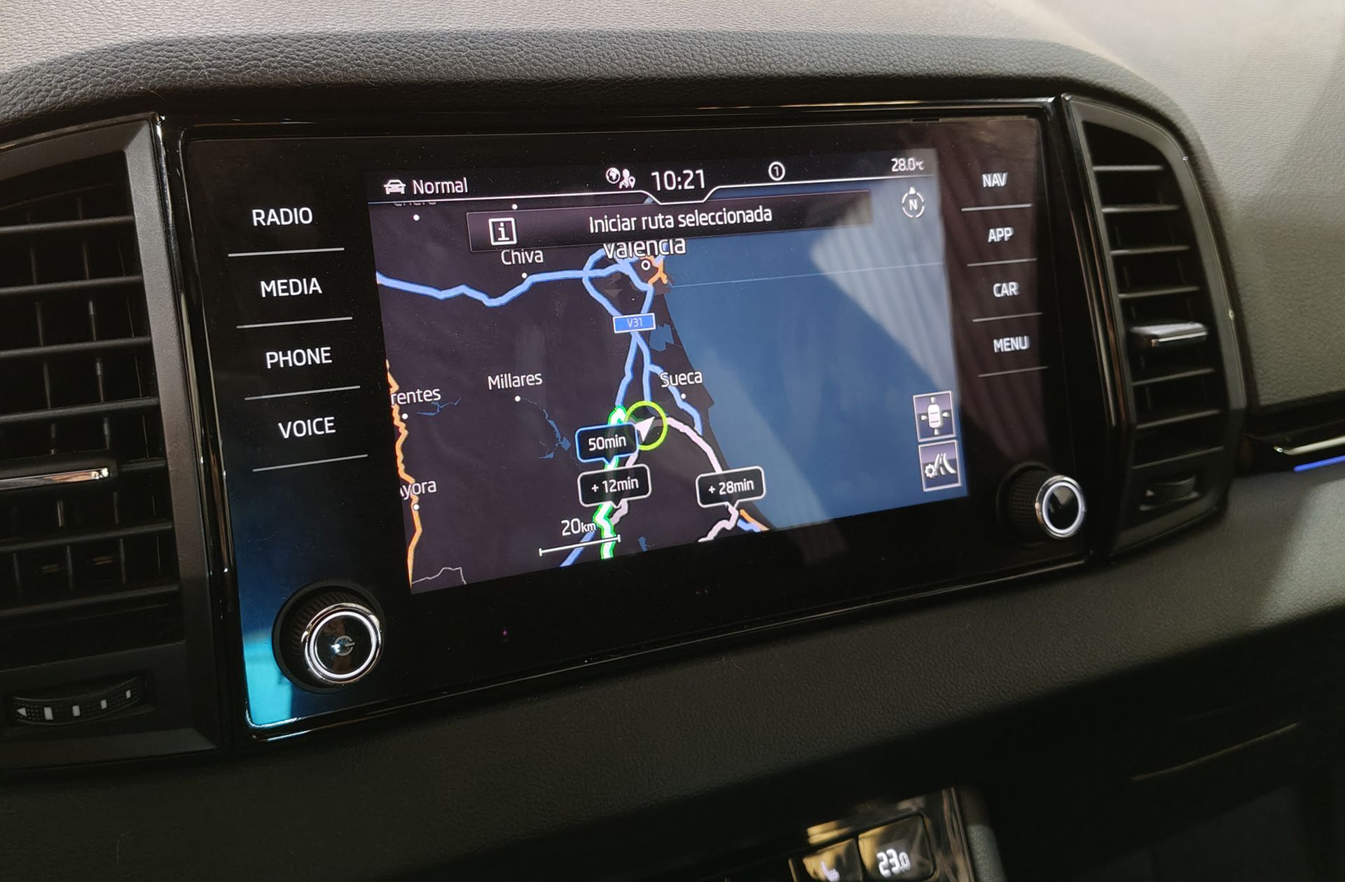 Škoda Karoq 1.5 TSI ACT Sportline DSG - foto 10