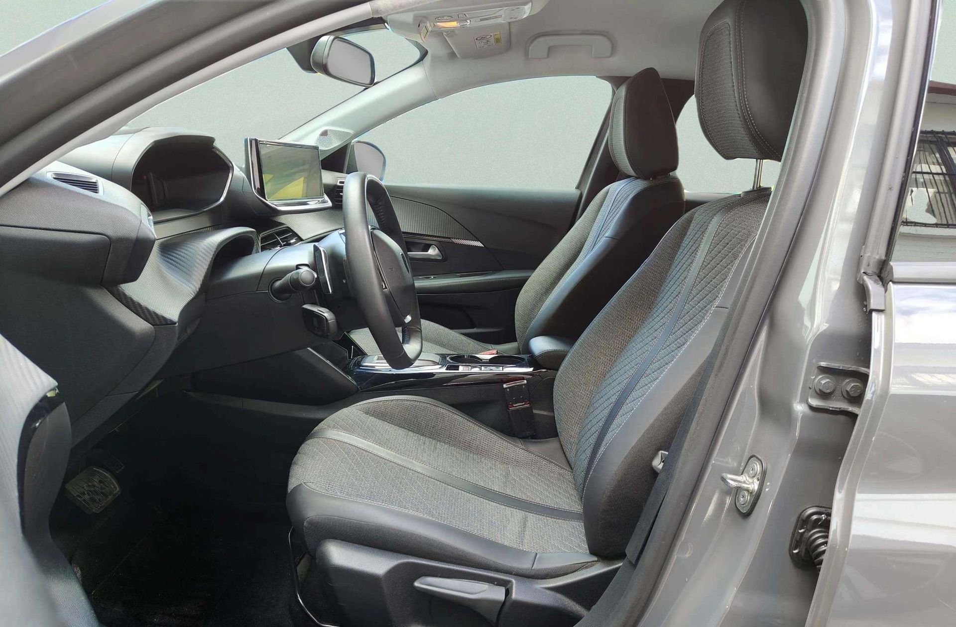 Peugeot 208 Allure Hybrid eDCS6 - foto 12