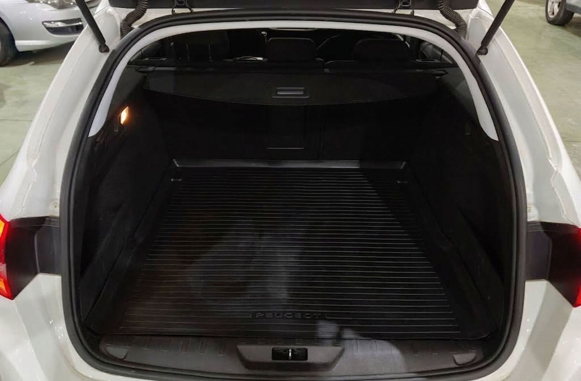 Peugeot 308 SW PureTech 130 Style - foto 14