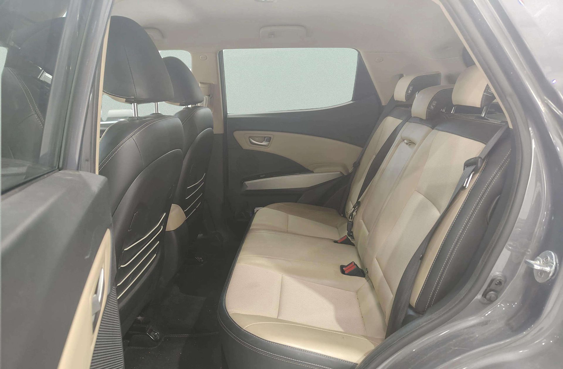 SsangYong Tivoli G16 GLP Premium 4x2 - foto 11