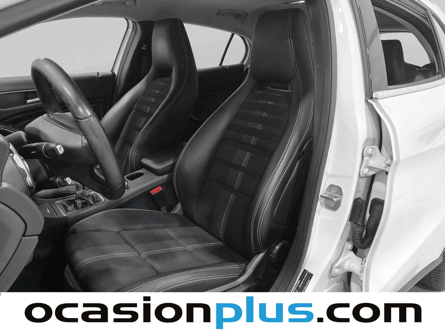 Foto asientos delanteros Mercedes GLA Mercedes GLA GLA 180 (122 CV)